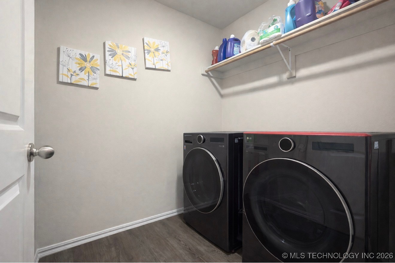 1825 E Vandalia Street Property Photo 20