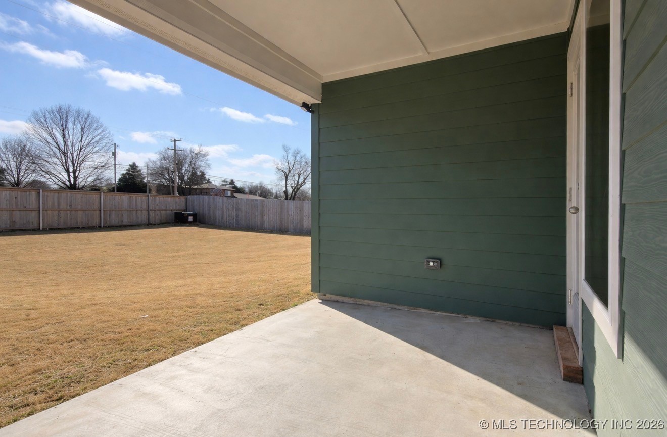 1825 E Vandalia Street Property Photo 21