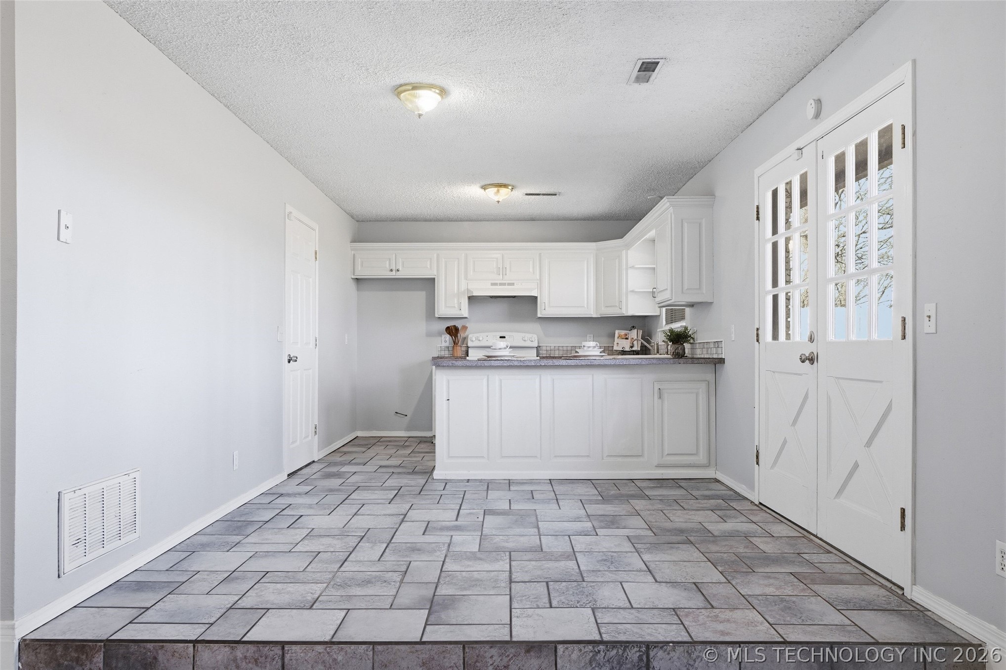 661 E 133rd Place Property Photo 8