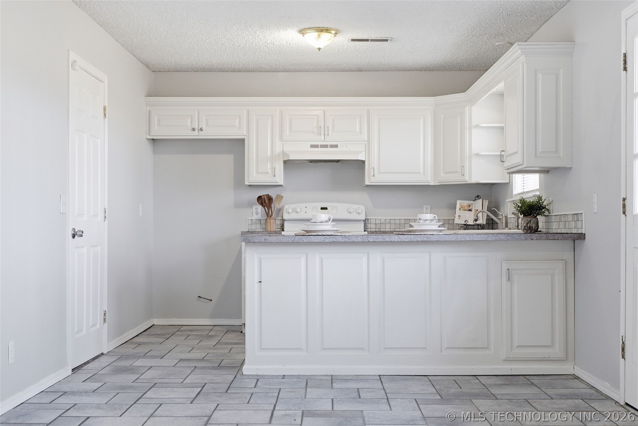 661 E 133rd Place Property Photo 9