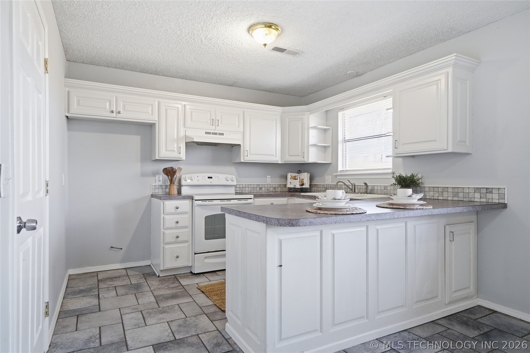 661 E 133rd Place Property Photo 10