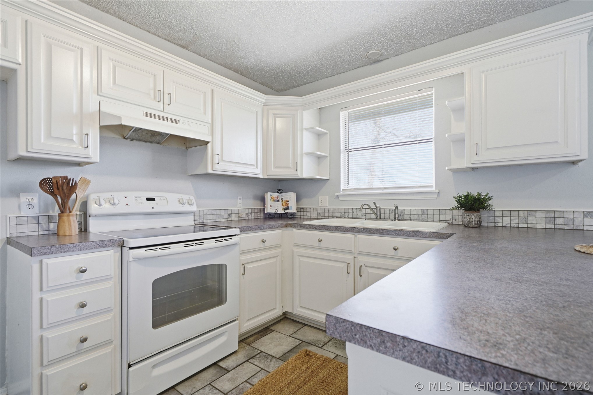 661 E 133rd Place Property Photo 13