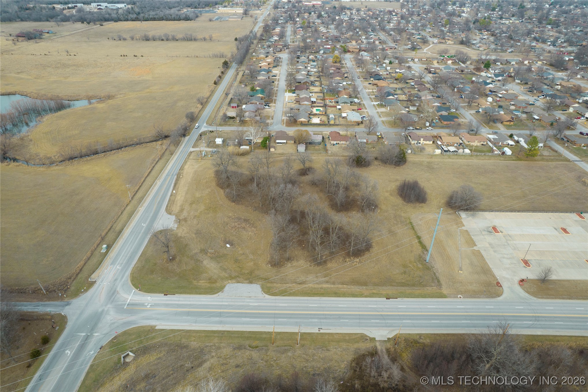 0002 W 51st Street Property Photo 5