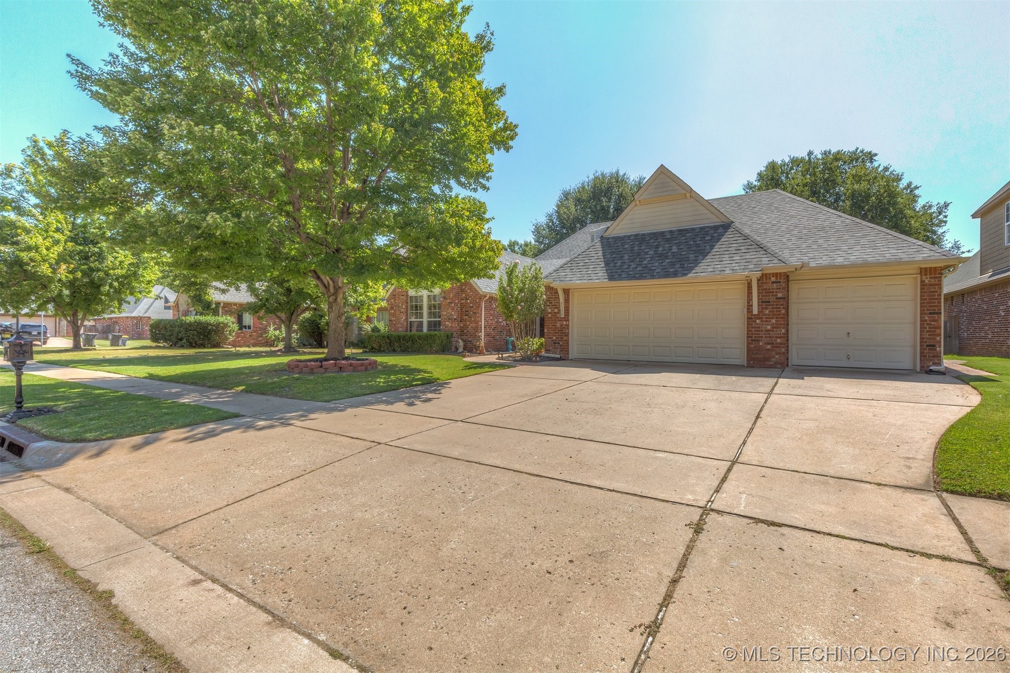 9528 E 117th Street S Property Photo 4