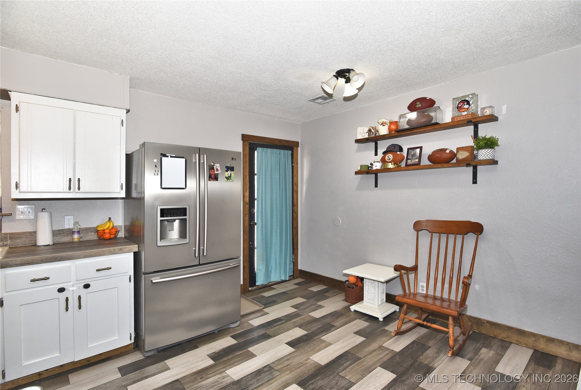 300 N Wildhorse Street Property Photo 8