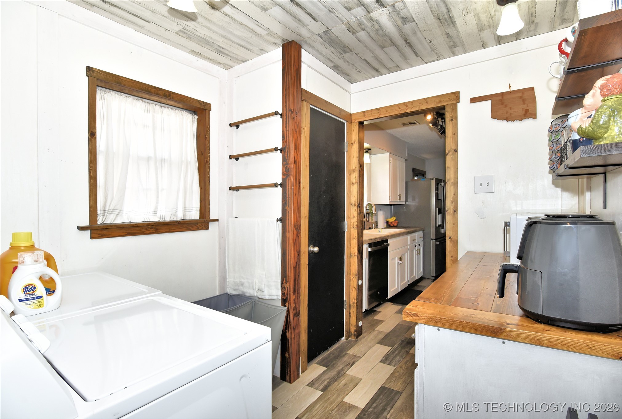 300 N Wildhorse Street Property Photo 14