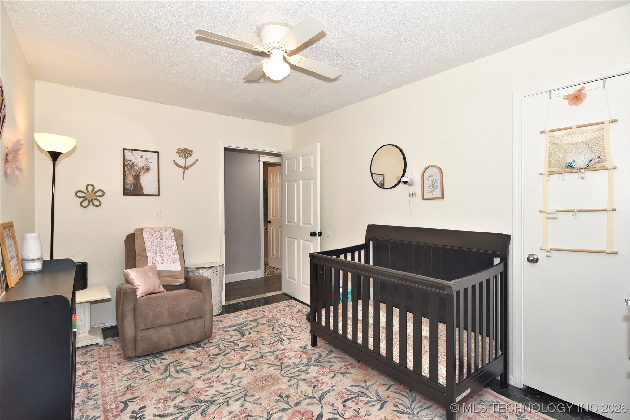 300 N Wildhorse Street Property Photo 23