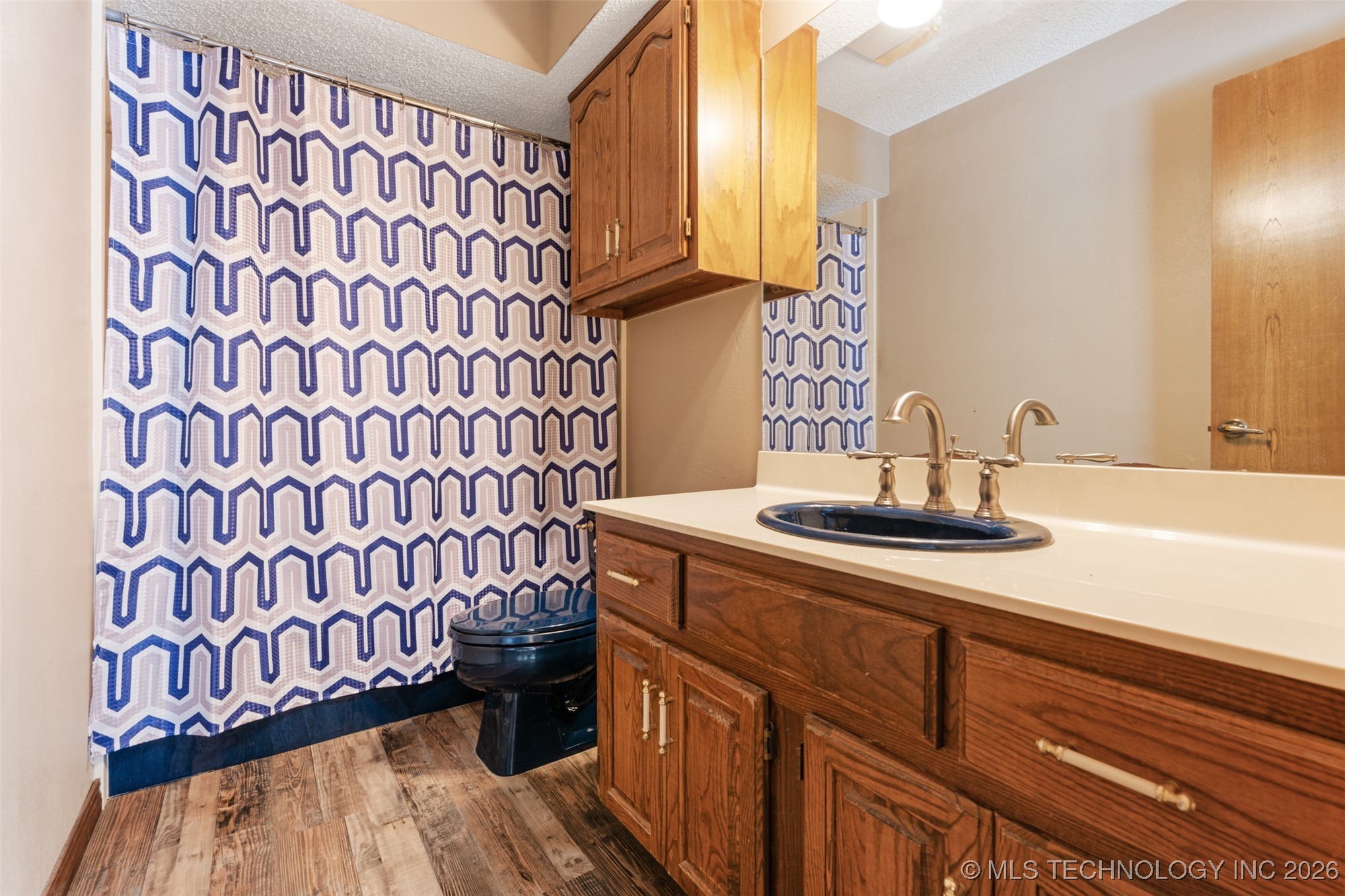 1561 E Country Club Drive Property Photo 15