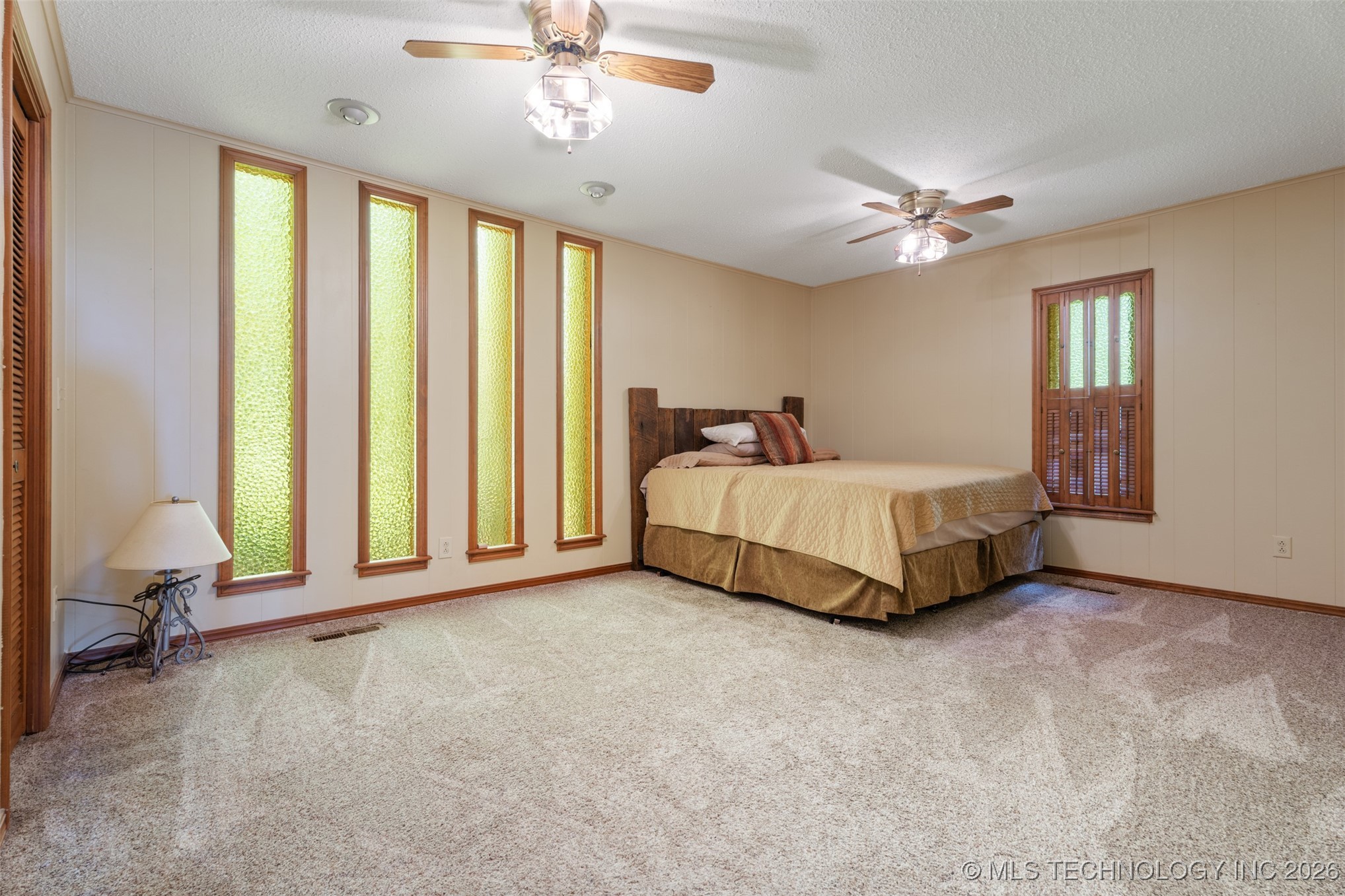 1561 E Country Club Drive Property Photo 20