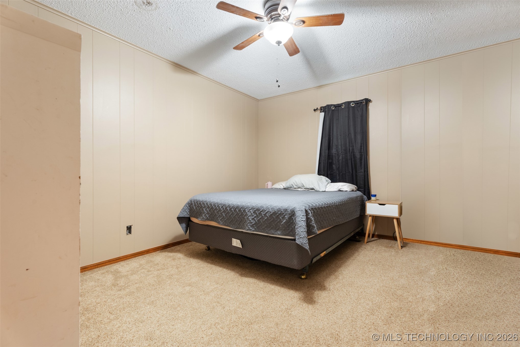 1561 E Country Club Drive Property Photo 24