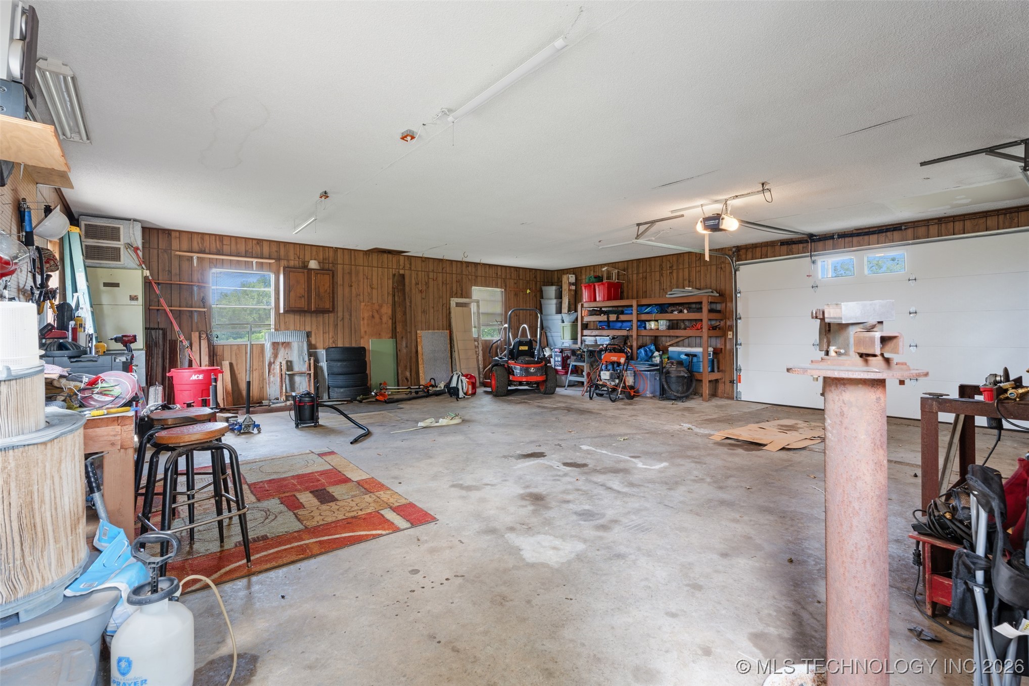 1561 E Country Club Drive Property Photo 28