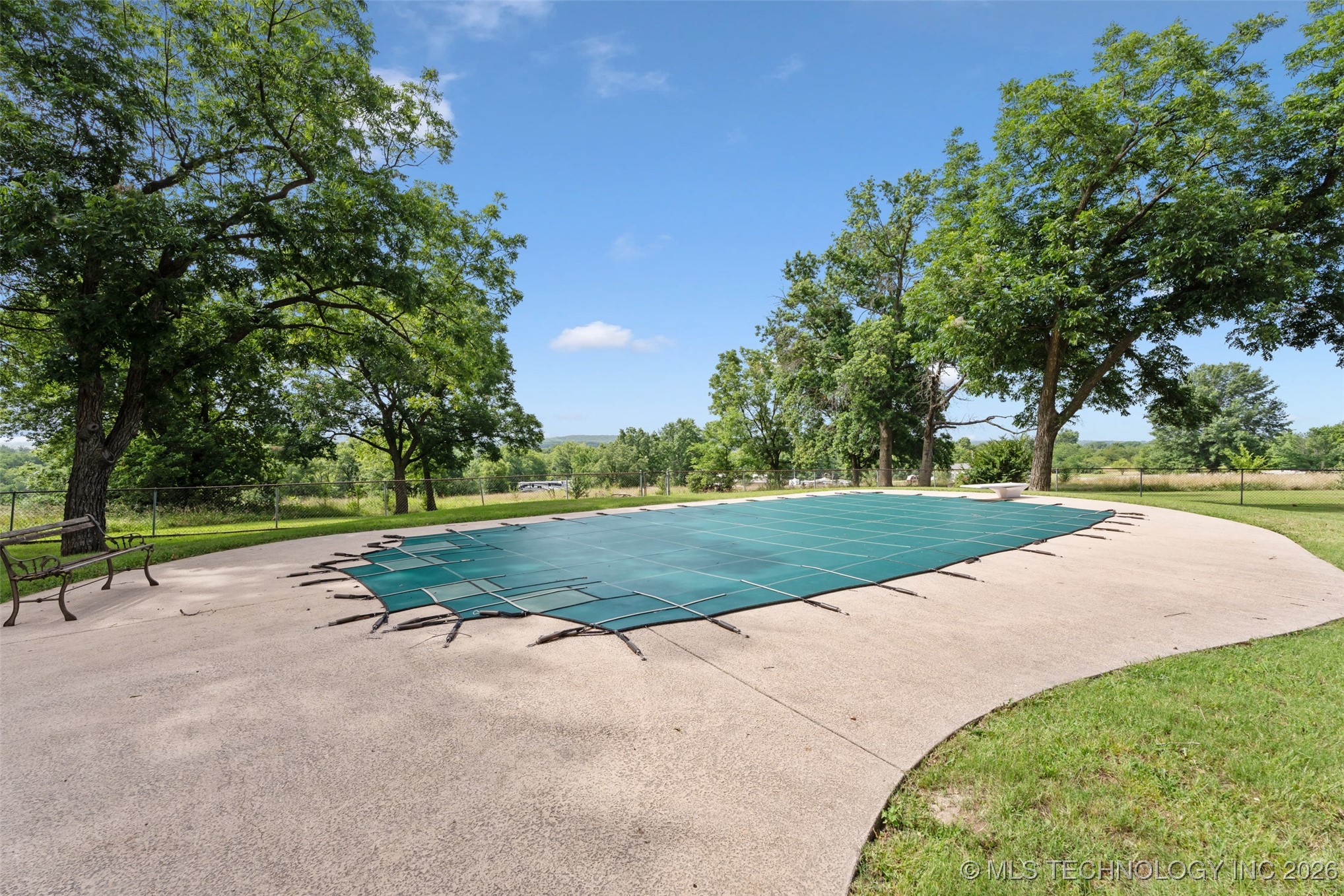 1561 E Country Club Drive Property Photo 31