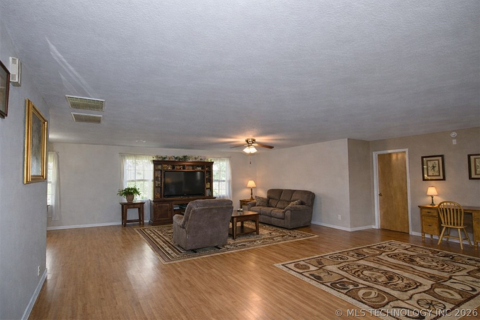 466758 Highway 101 Property Photo 3