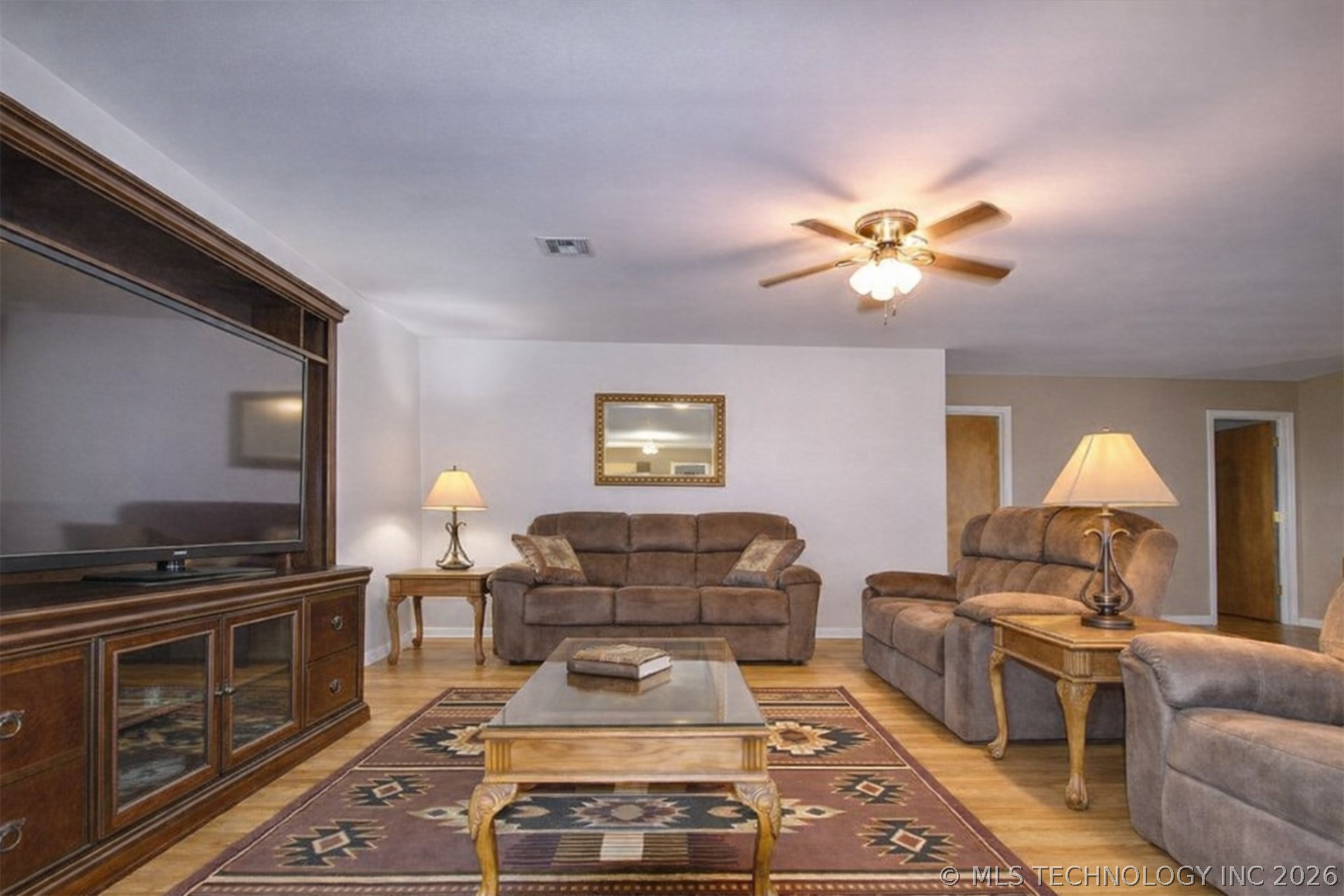 466758 Highway 101 Property Photo 4