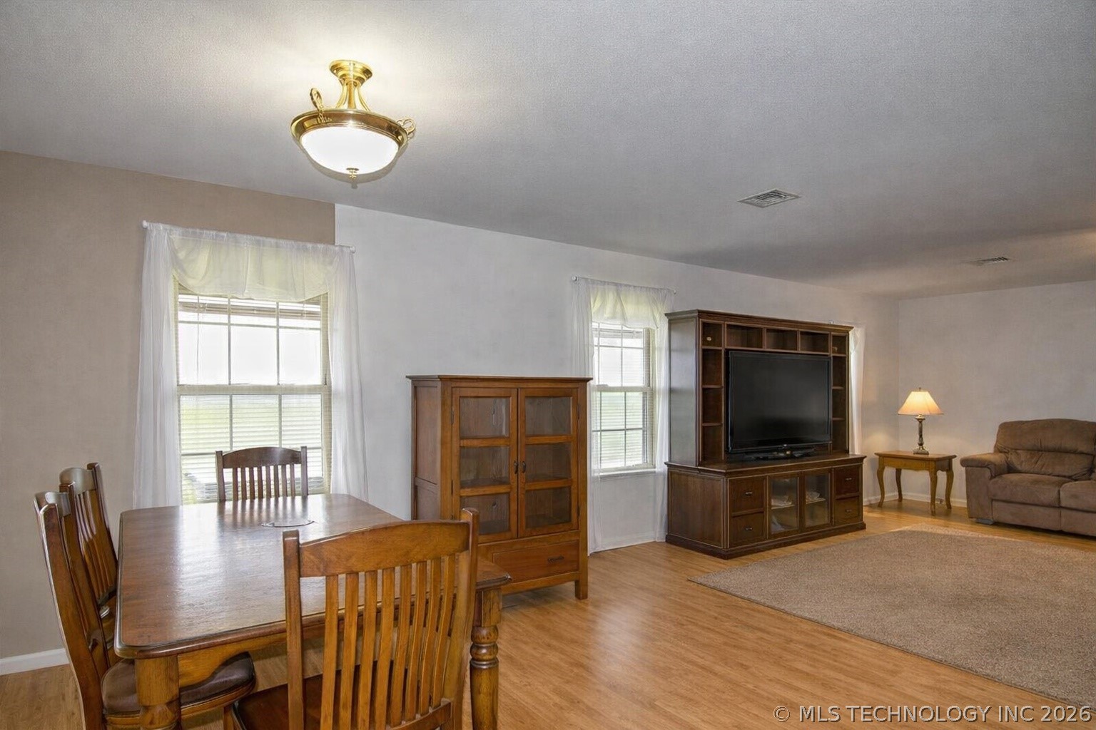 466758 Highway 101 Property Photo 5