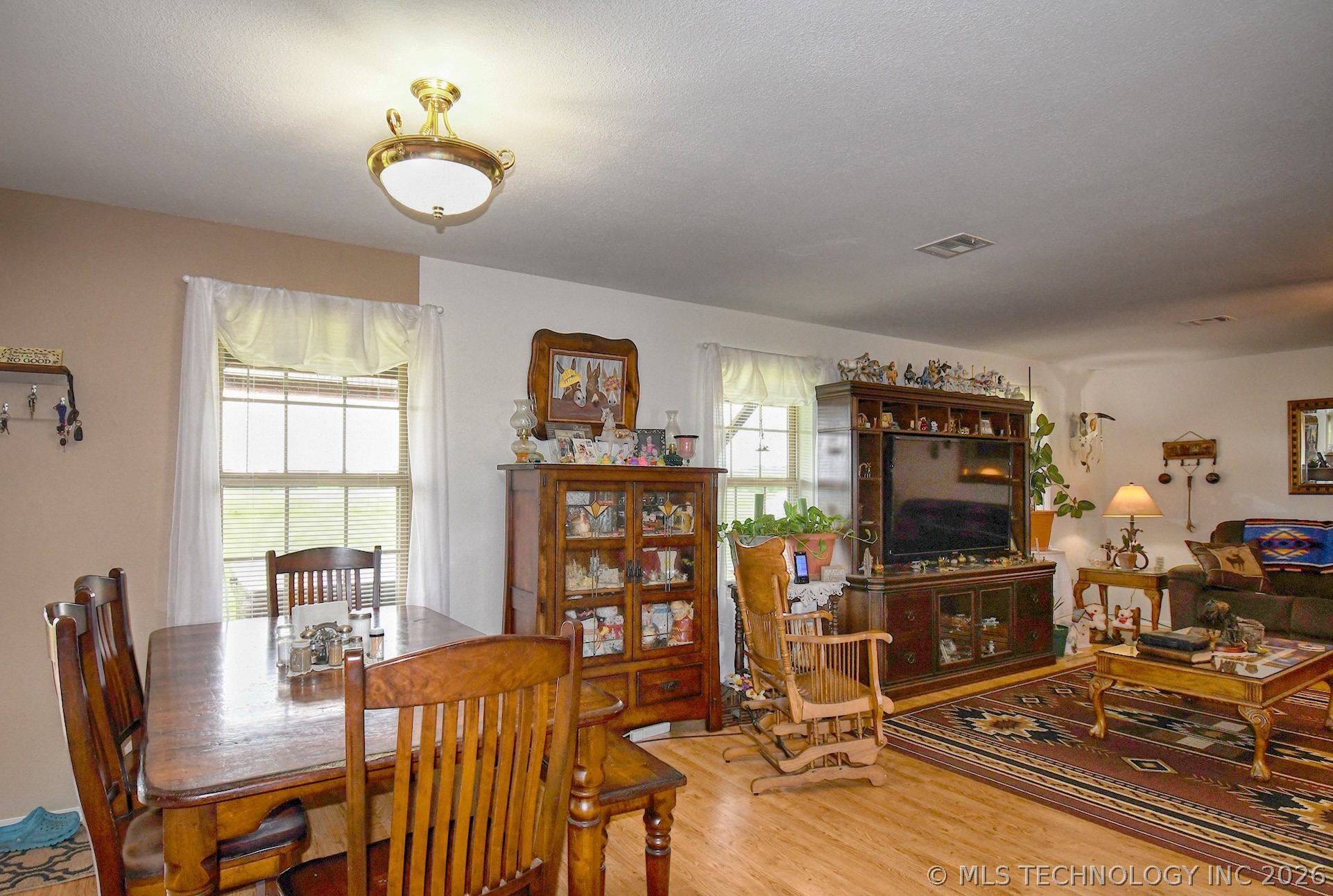 466758 Highway 101 Property Photo 6