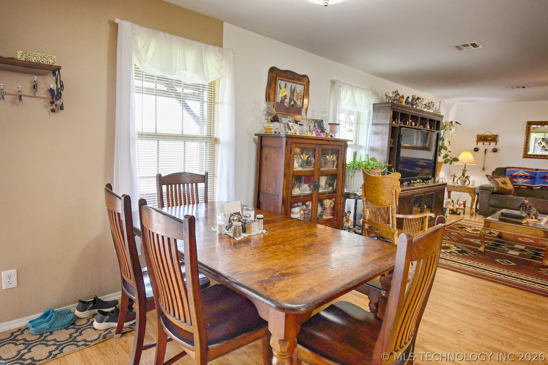 466758 Highway 101 Property Photo 8