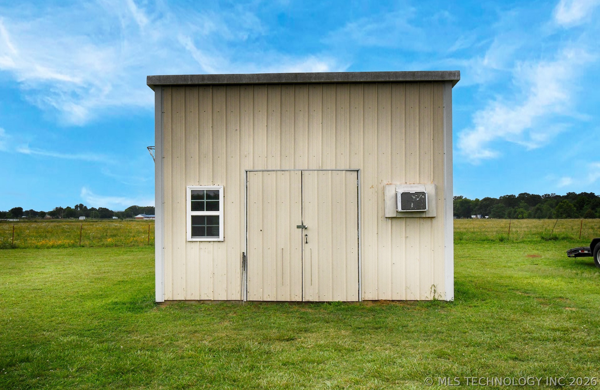 466758 Highway 101 Property Photo 33