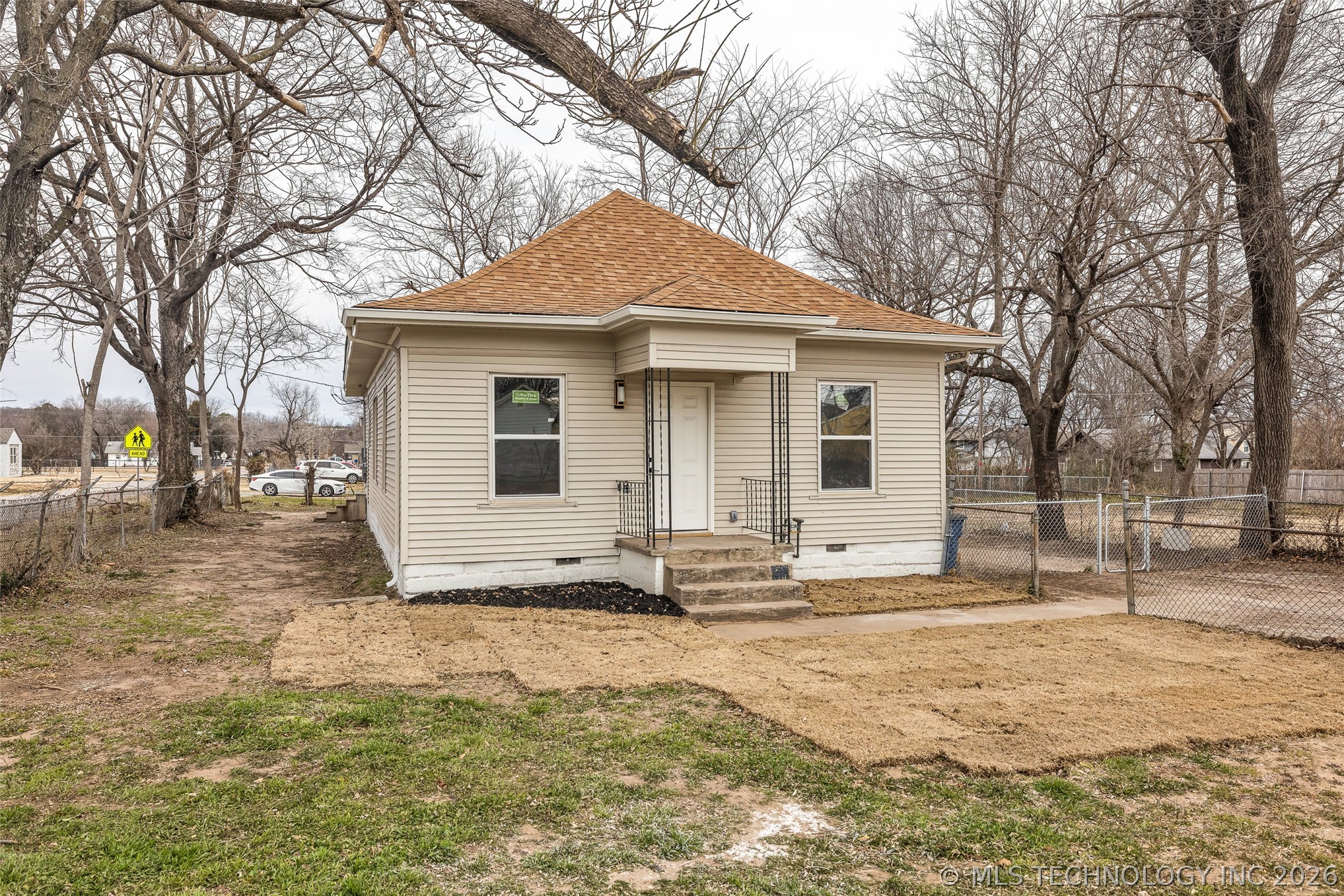 1017 W Newton Street Property Photo 3