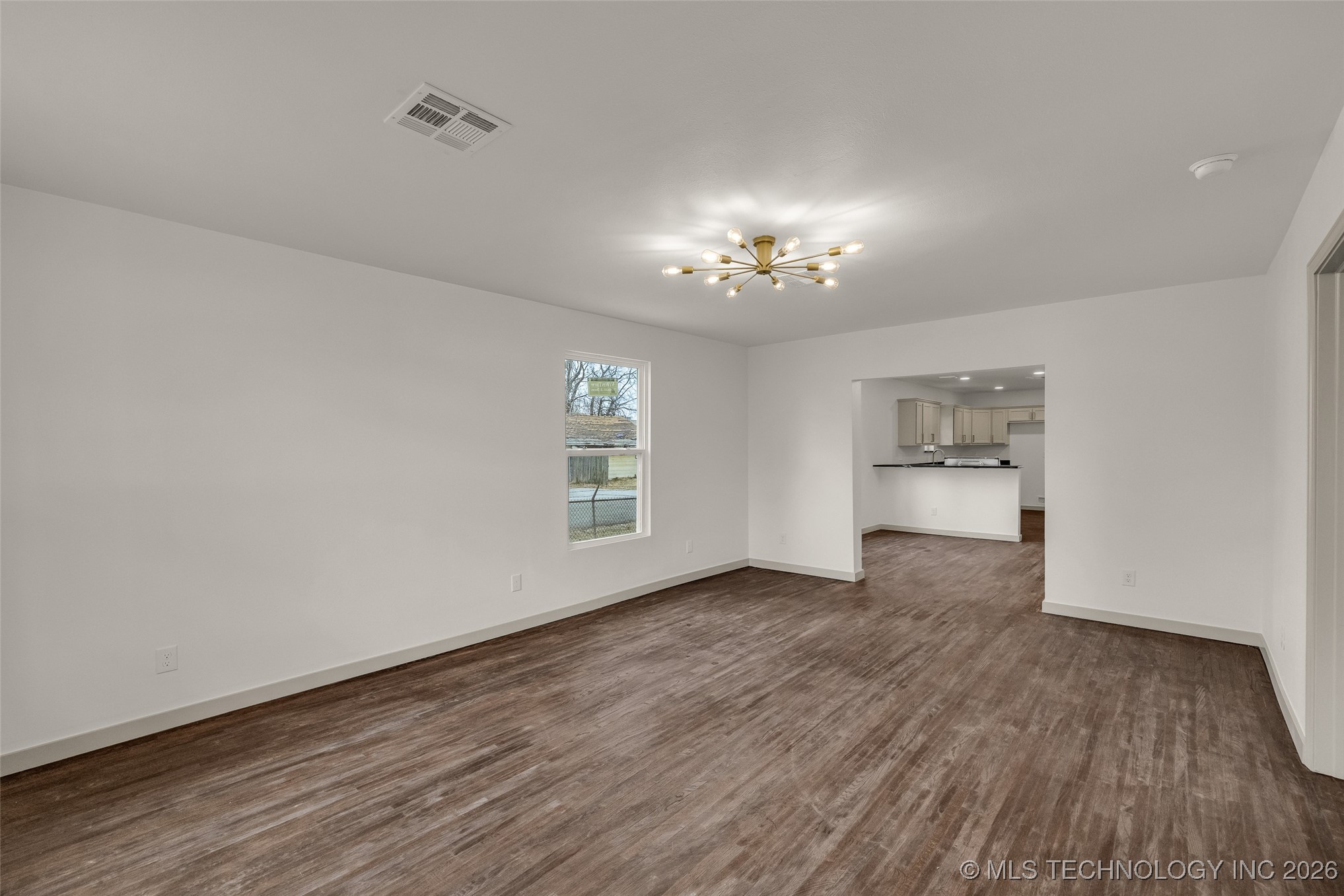 1017 W Newton Street Property Photo 6