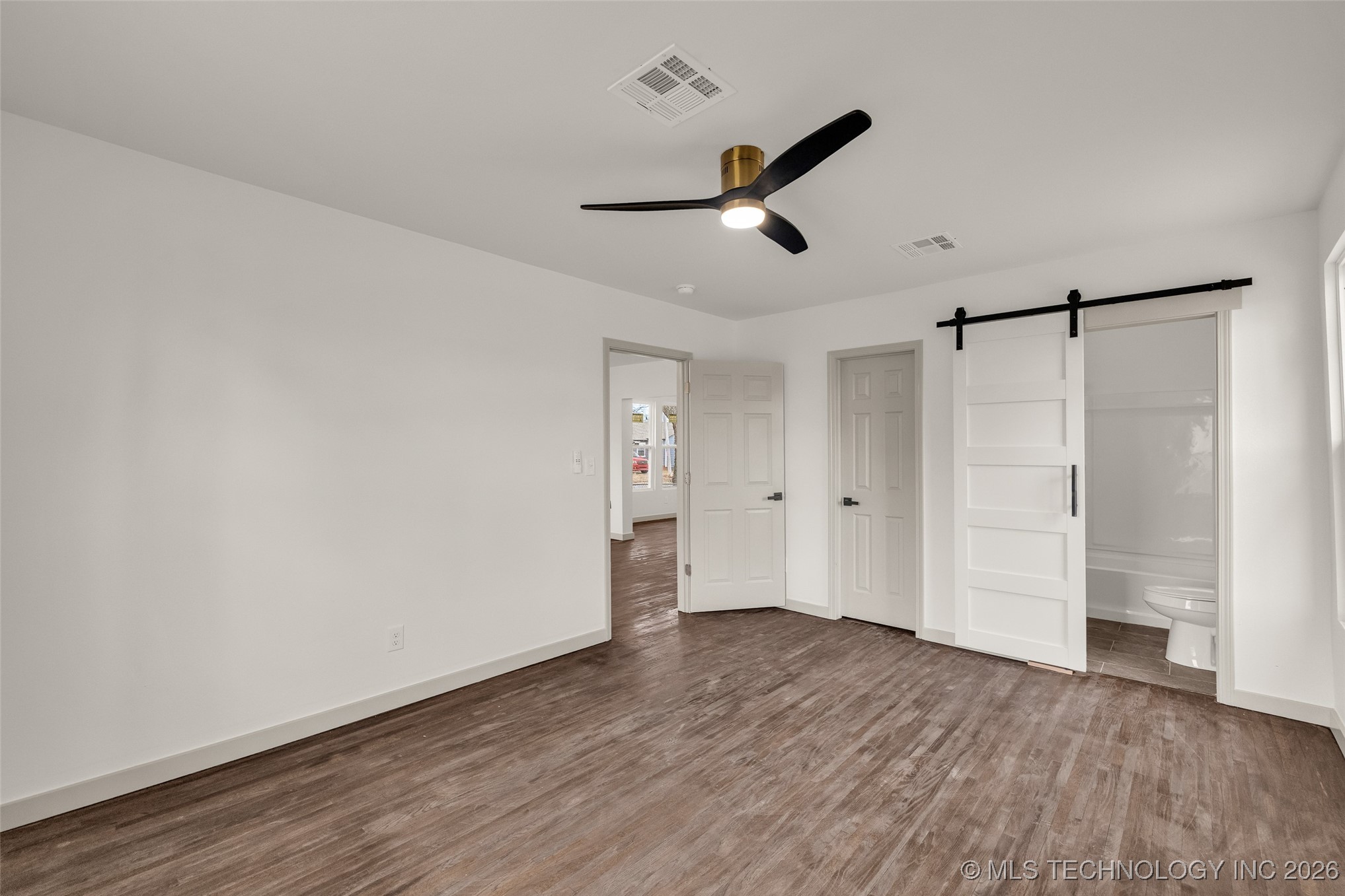 1017 W Newton Street Property Photo 16