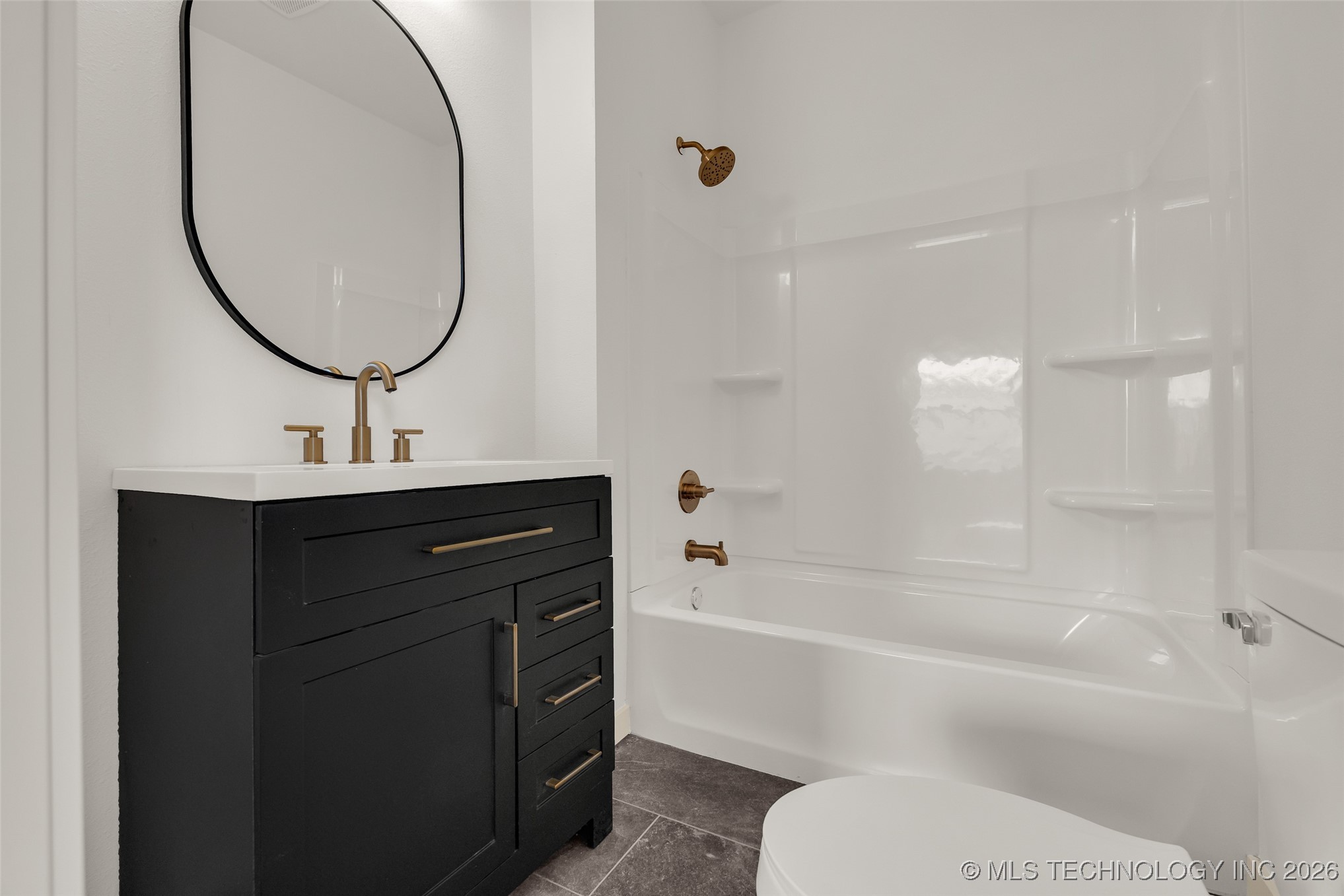 1017 W Newton Street Property Photo 18