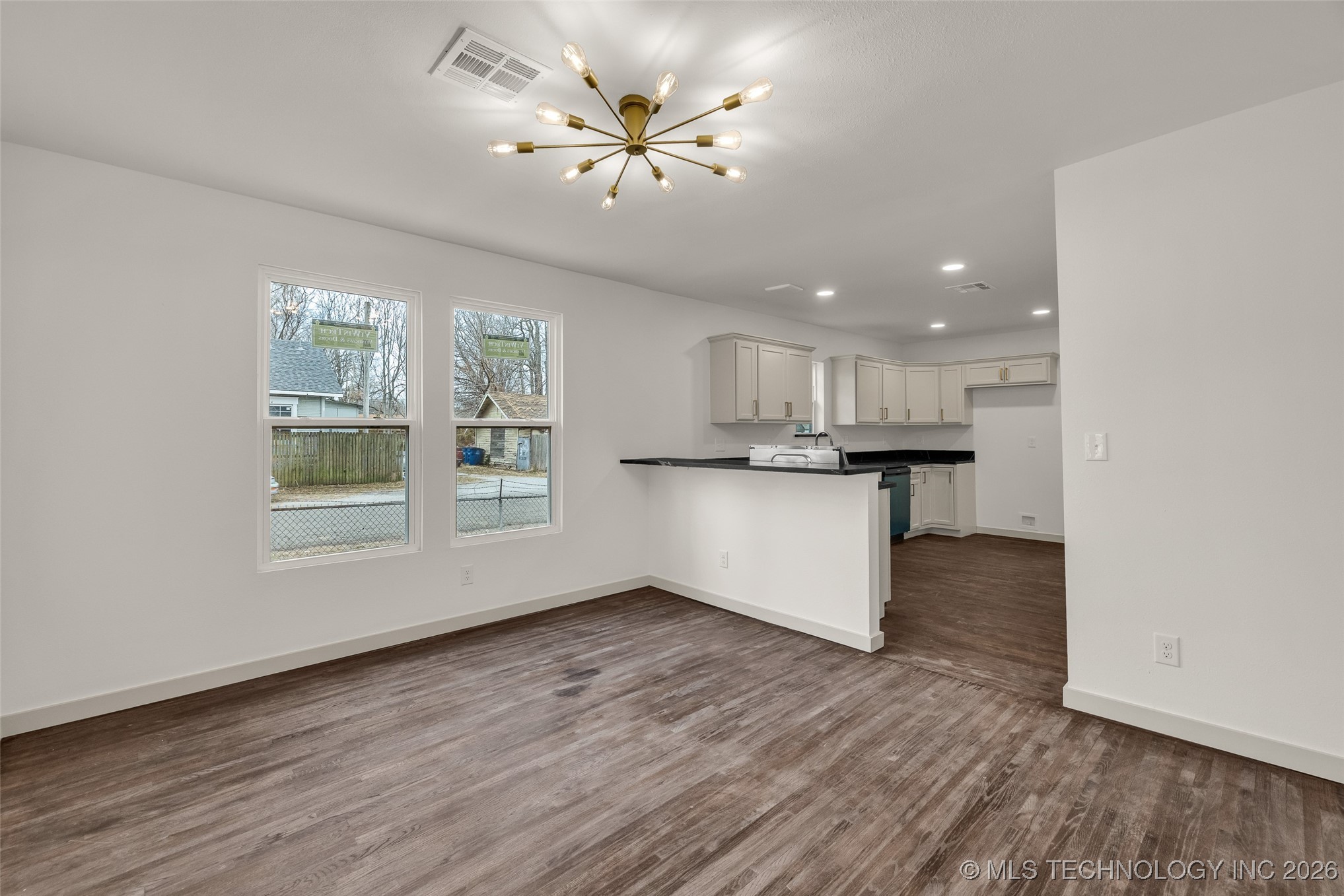 1017 W Newton Street Property Photo 21