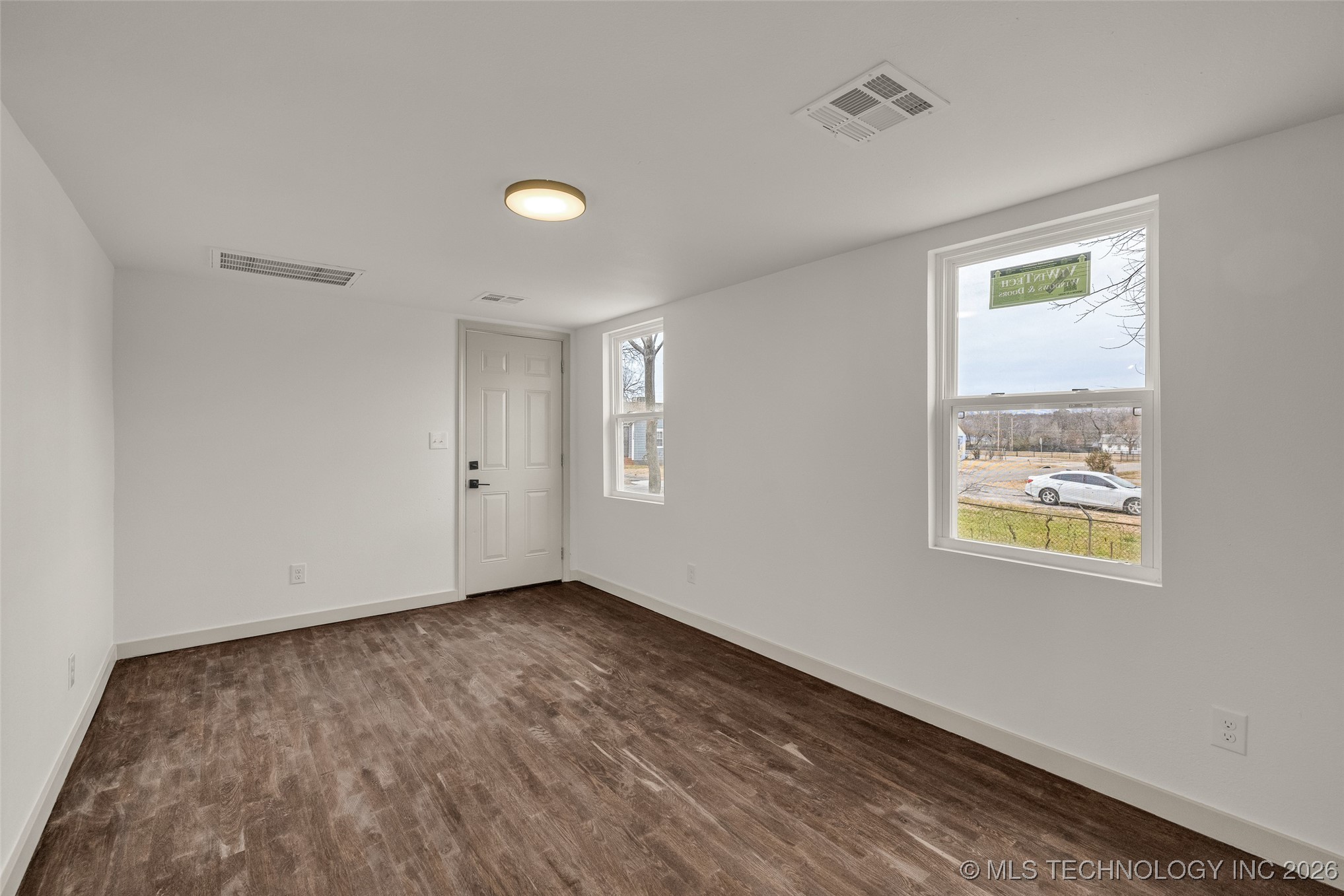 1017 W Newton Street Property Photo 25