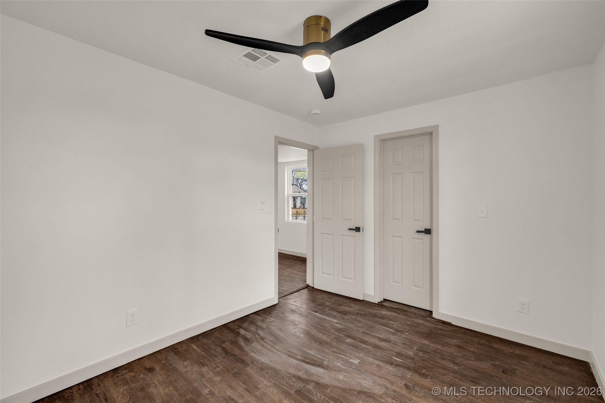 1017 W Newton Street Property Photo 32