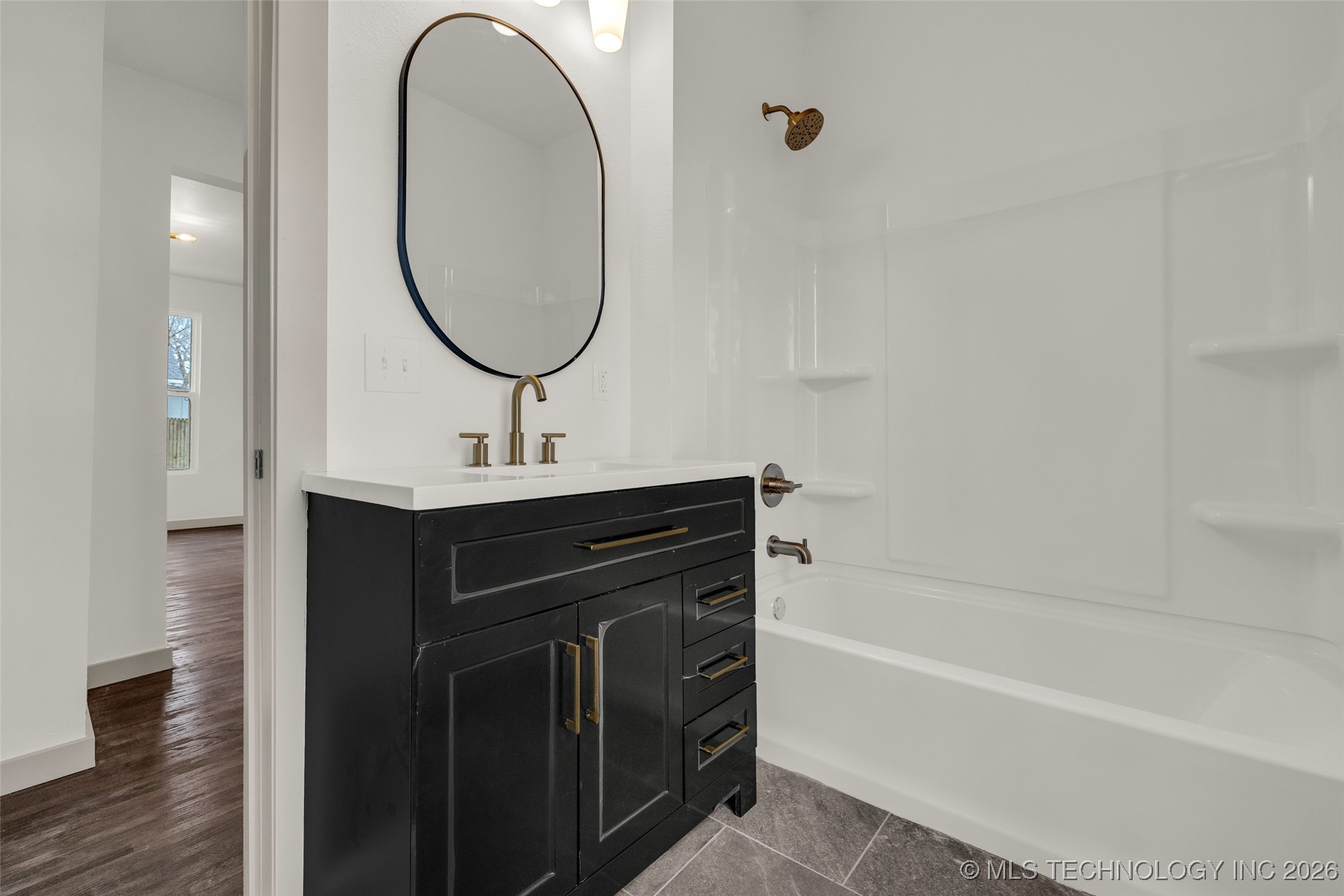 1017 W Newton Street Property Photo 34