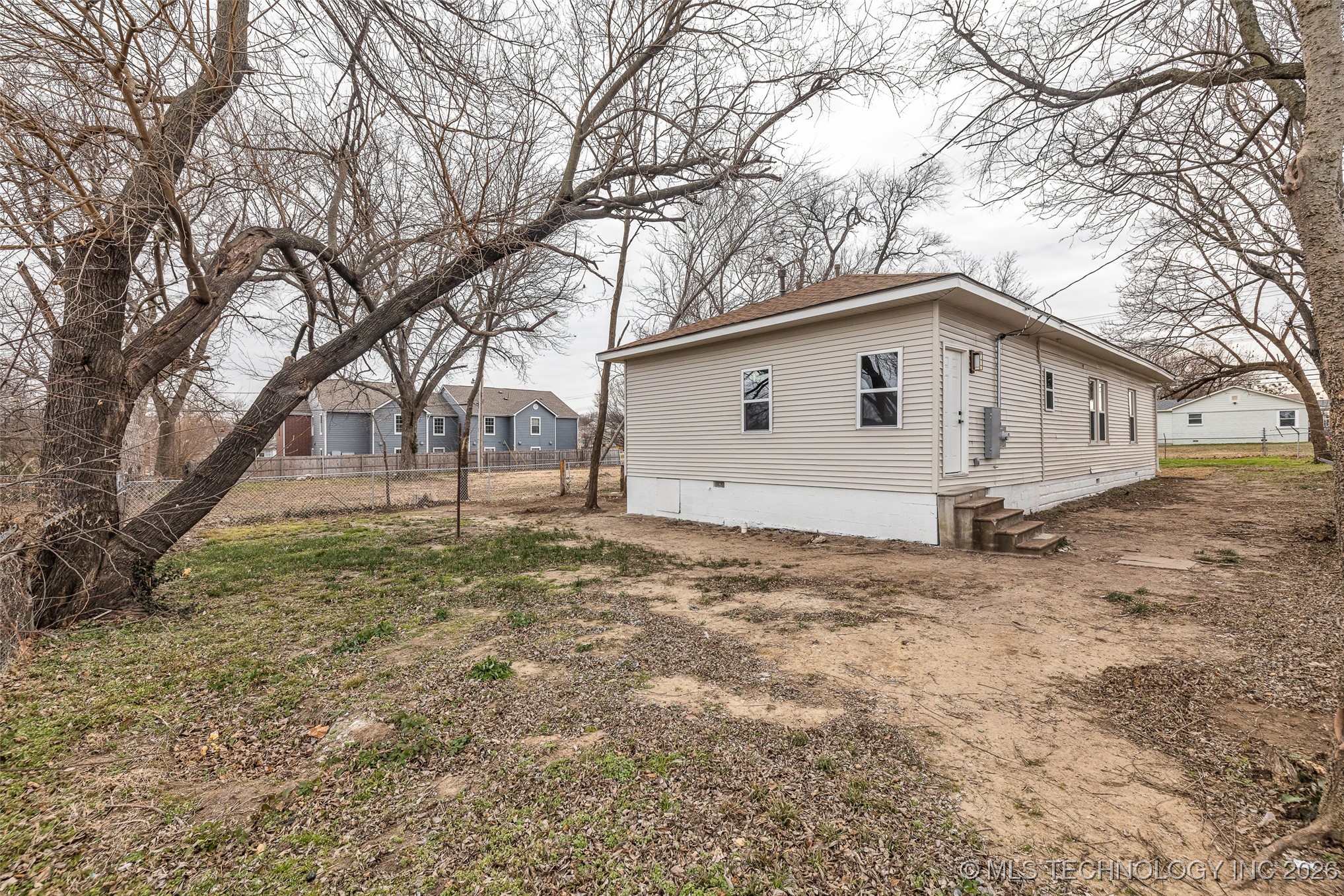 1017 W Newton Street Property Photo 35