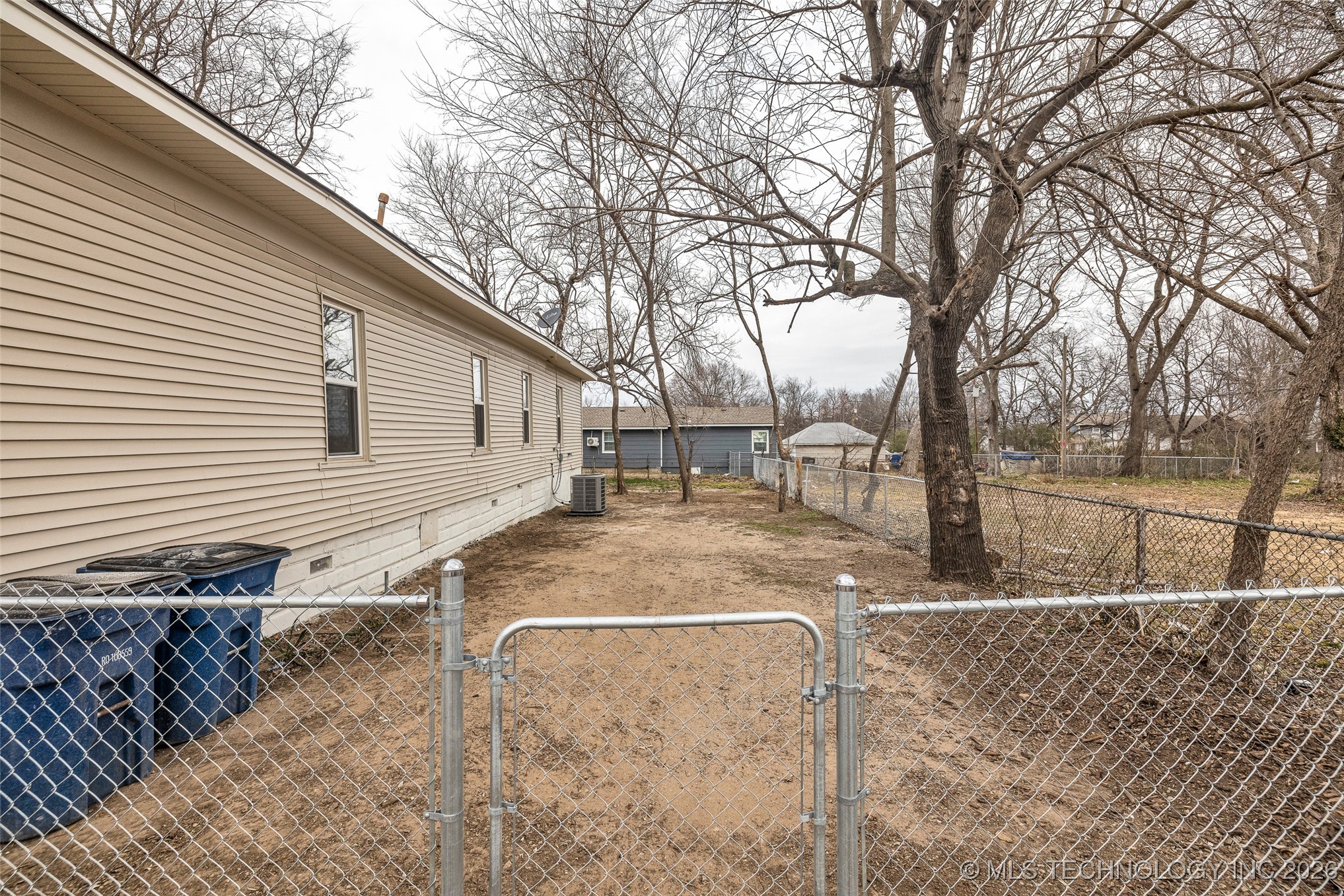 1017 W Newton Street Property Photo 37