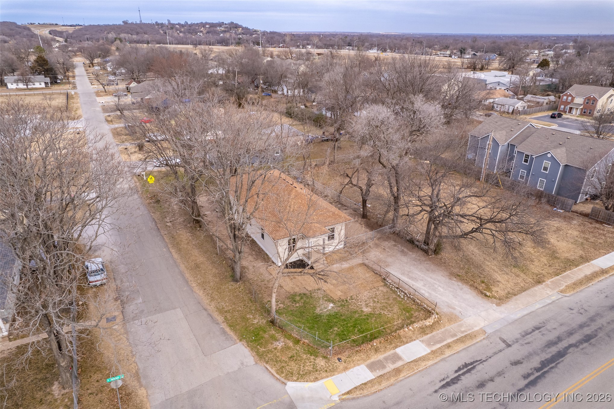 1017 W Newton Street Property Photo 42