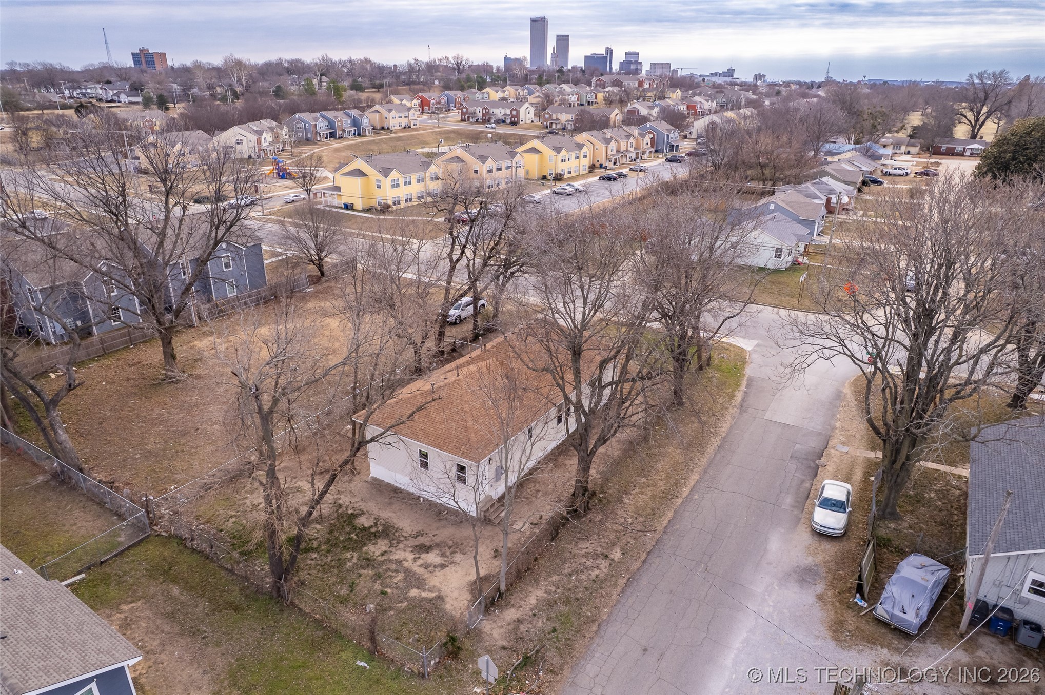 1017 W Newton Street Property Photo 43