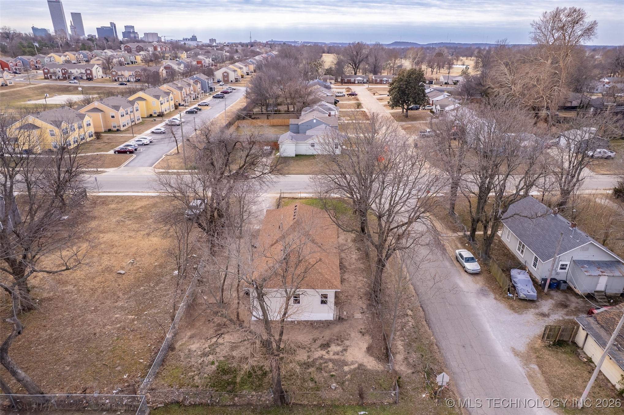 1017 W Newton Street Property Photo 44