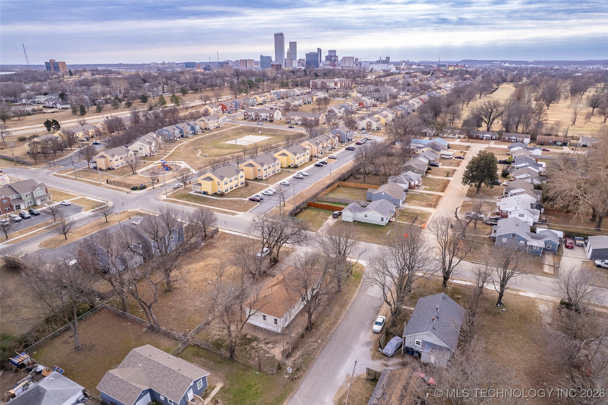 1017 W Newton Street Property Photo 46