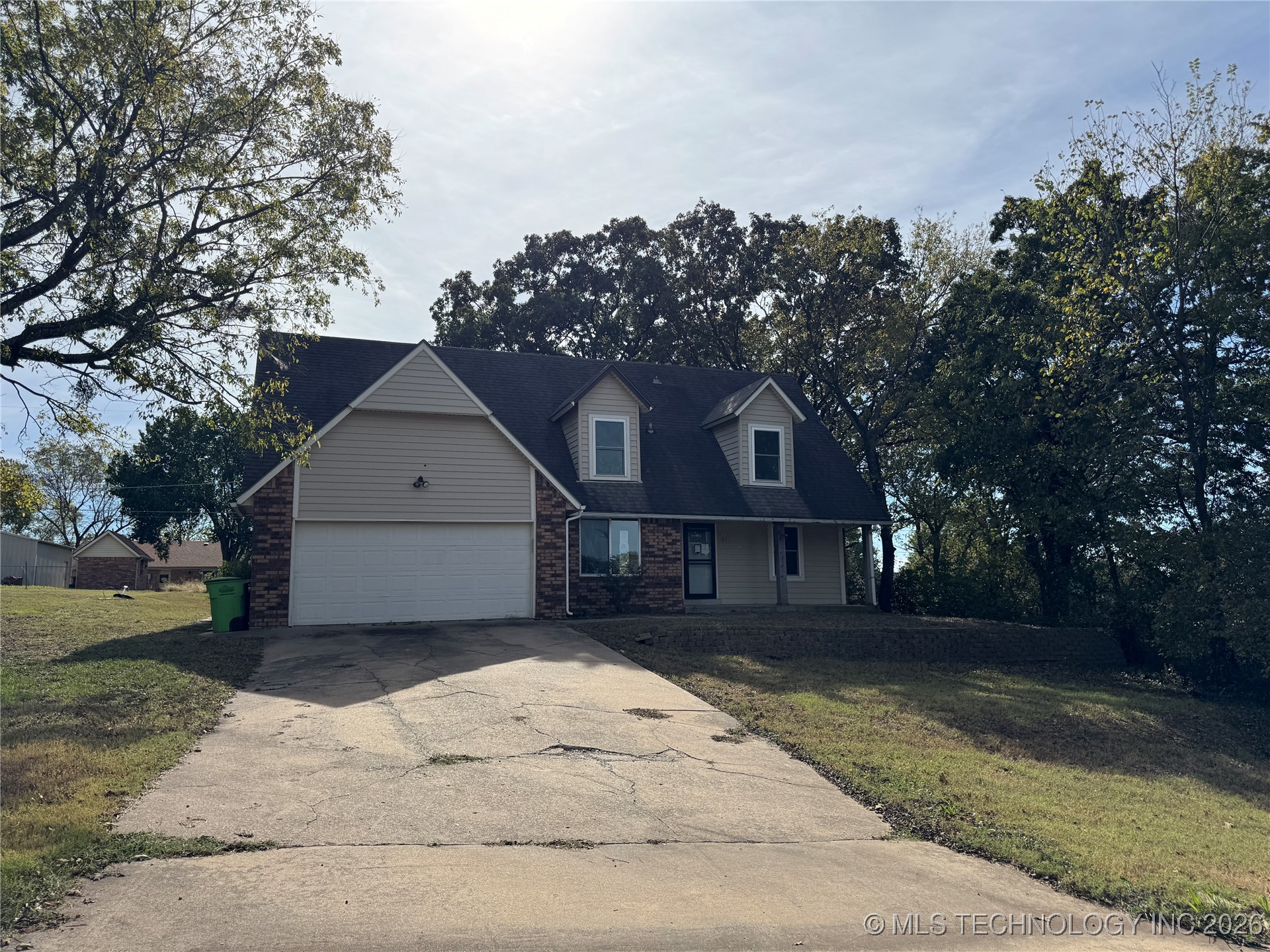 516 W 11th Avenue Property Photo 1