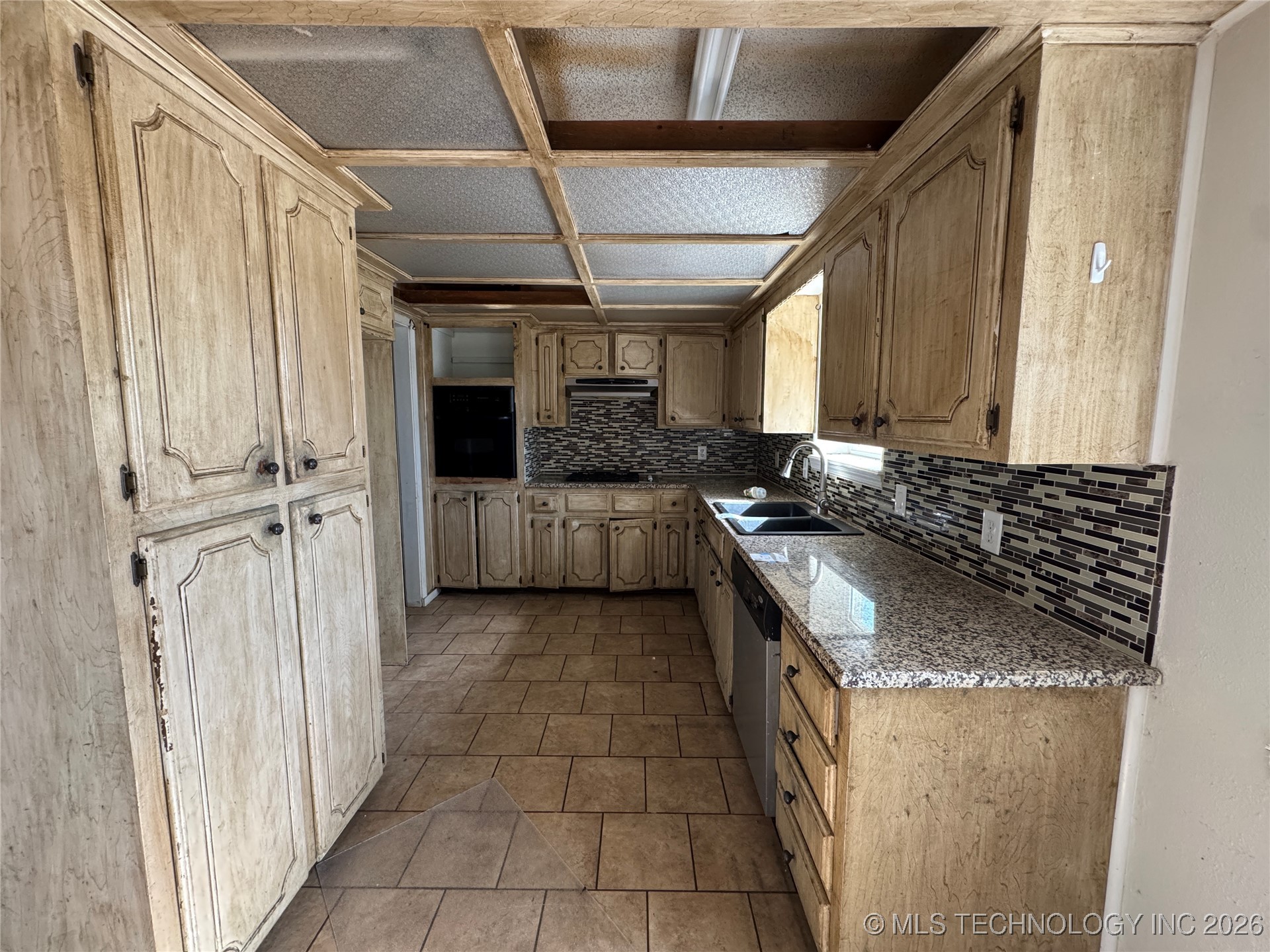 516 W 11th Avenue Property Photo 4