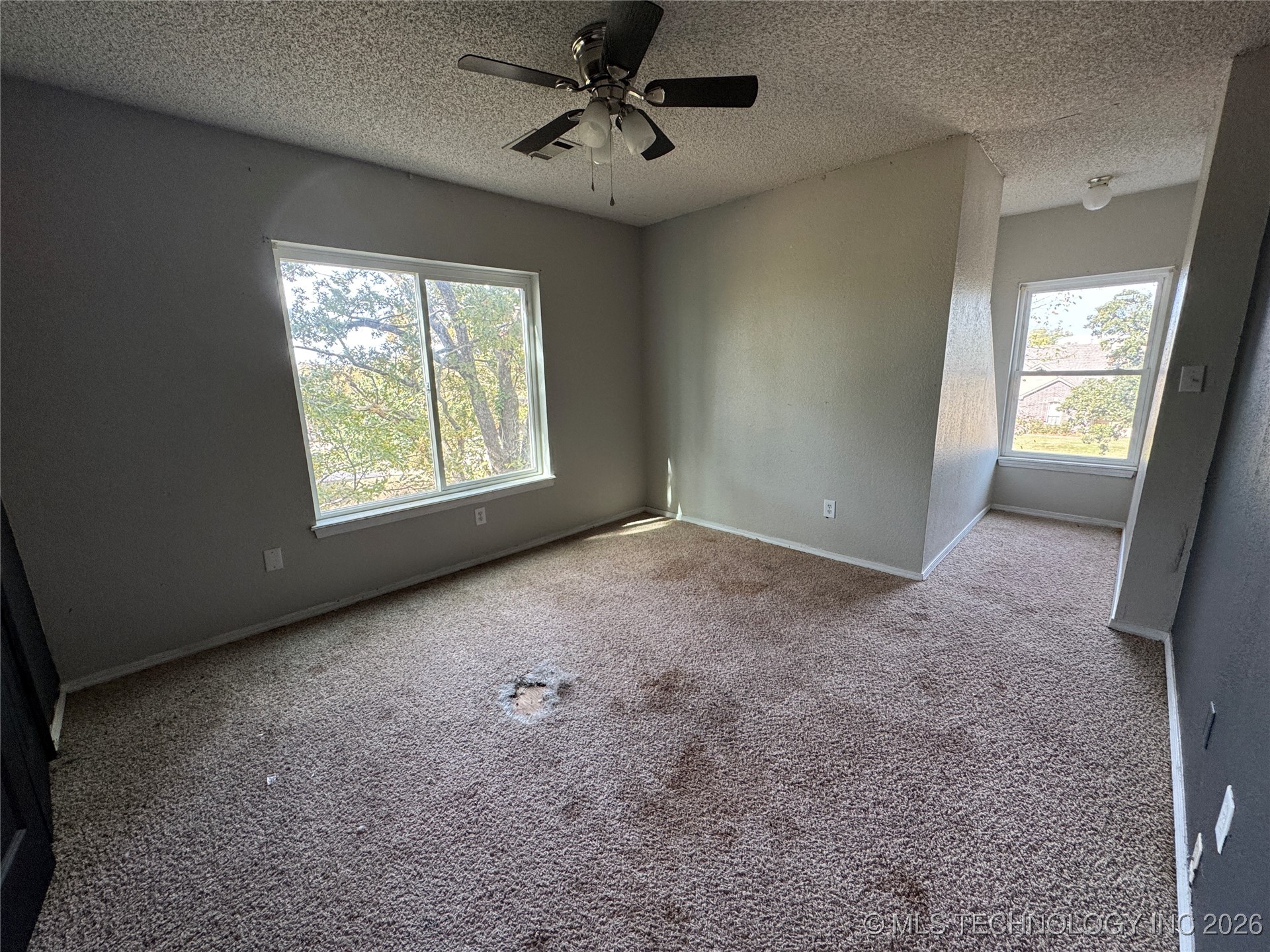 516 W 11th Avenue Property Photo 9