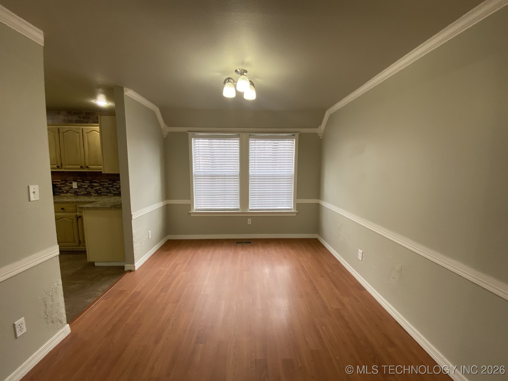 3503 S Dogwood Avenue Property Photo 9