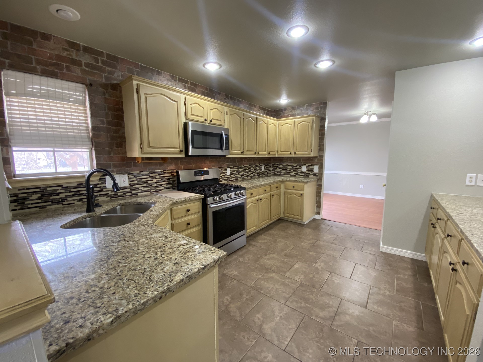 3503 S Dogwood Avenue Property Photo 11