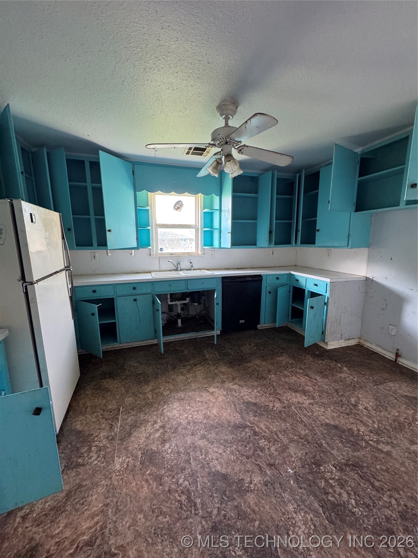 1600 S Park Street Property Photo 8