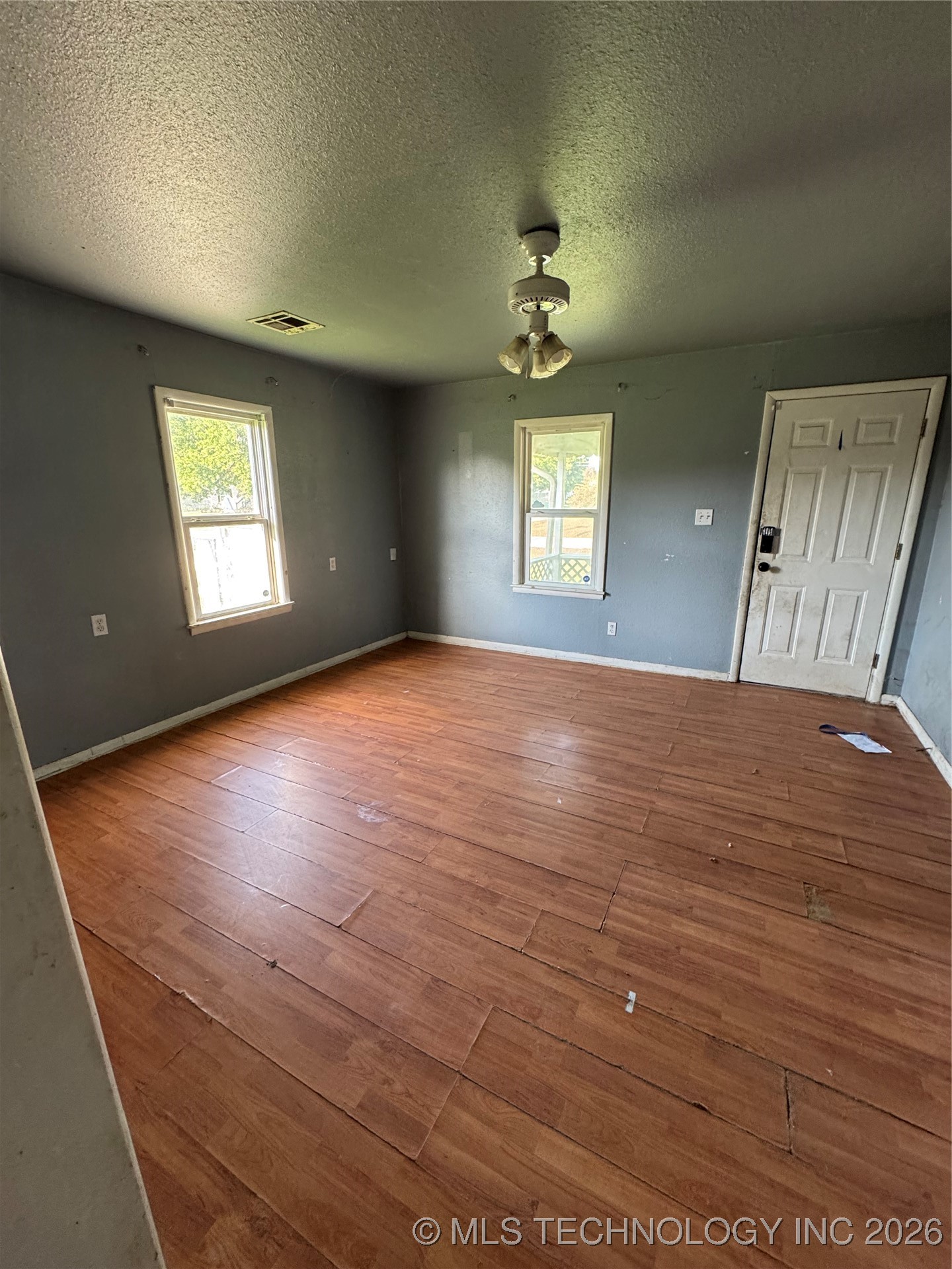 1600 S Park Street Property Photo 9