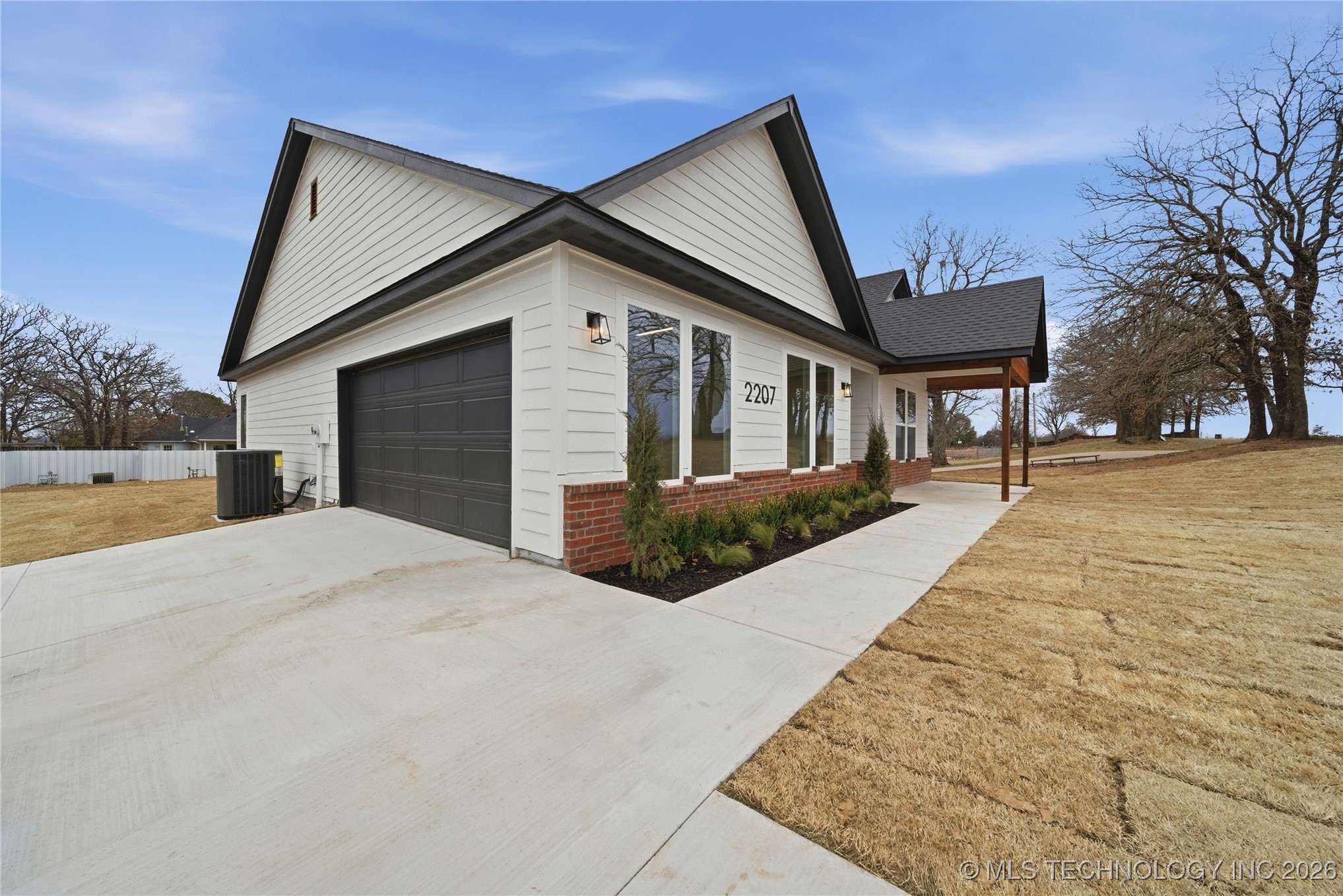 2207 Airport Road W Property Photo 4