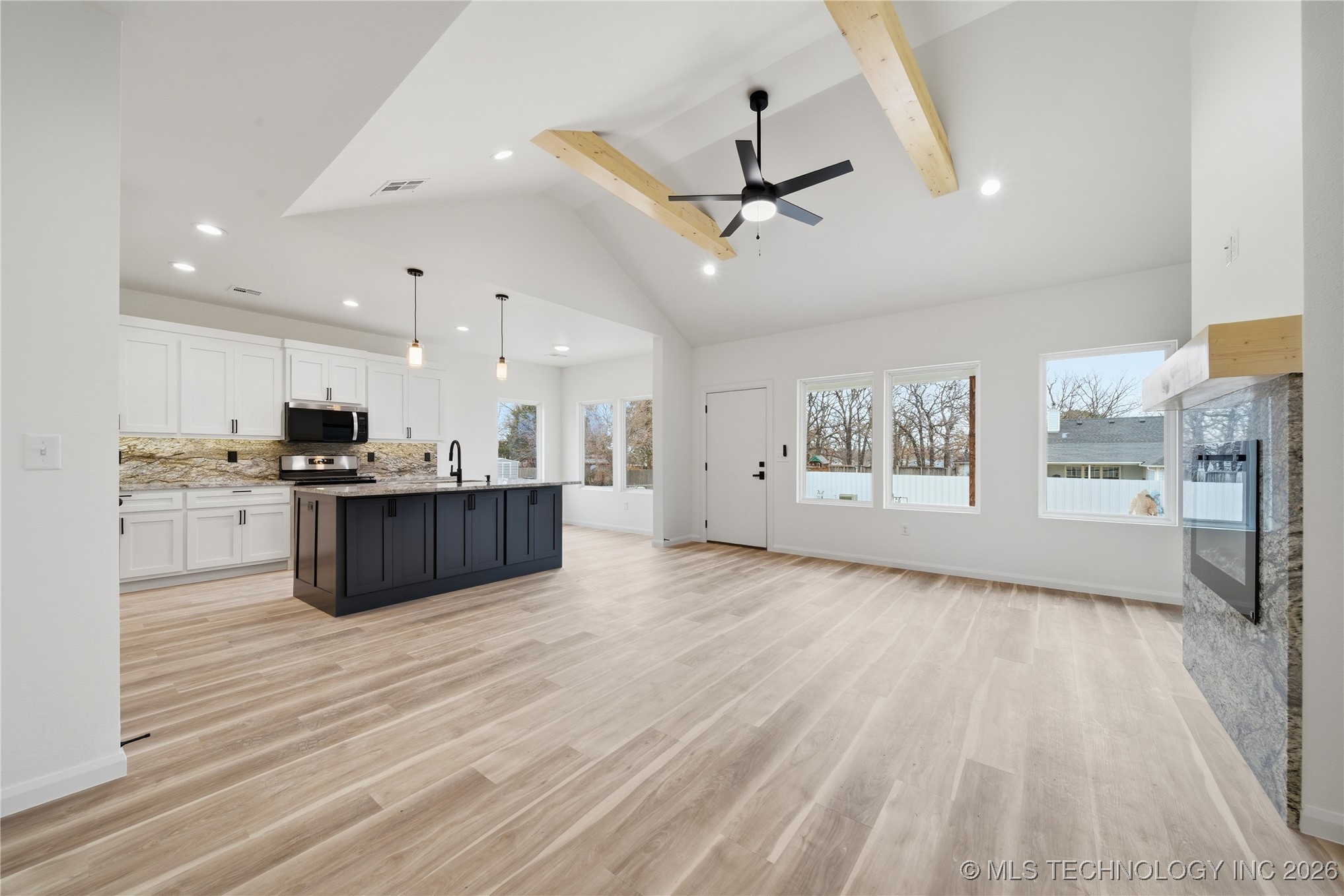 2207 Airport Road W Property Photo 8