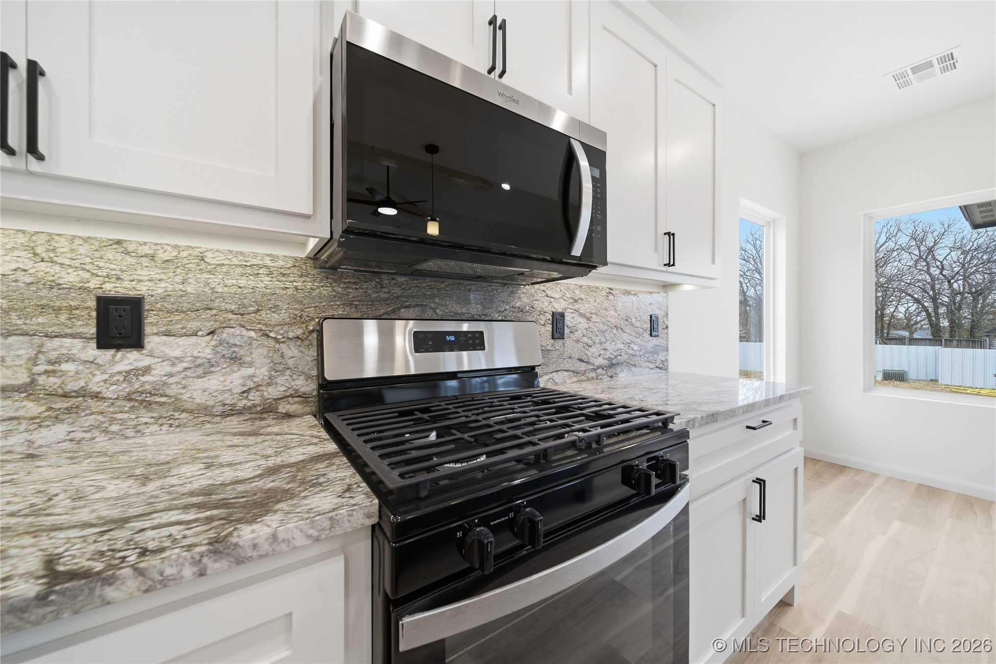 2207 Airport Road W Property Photo 14