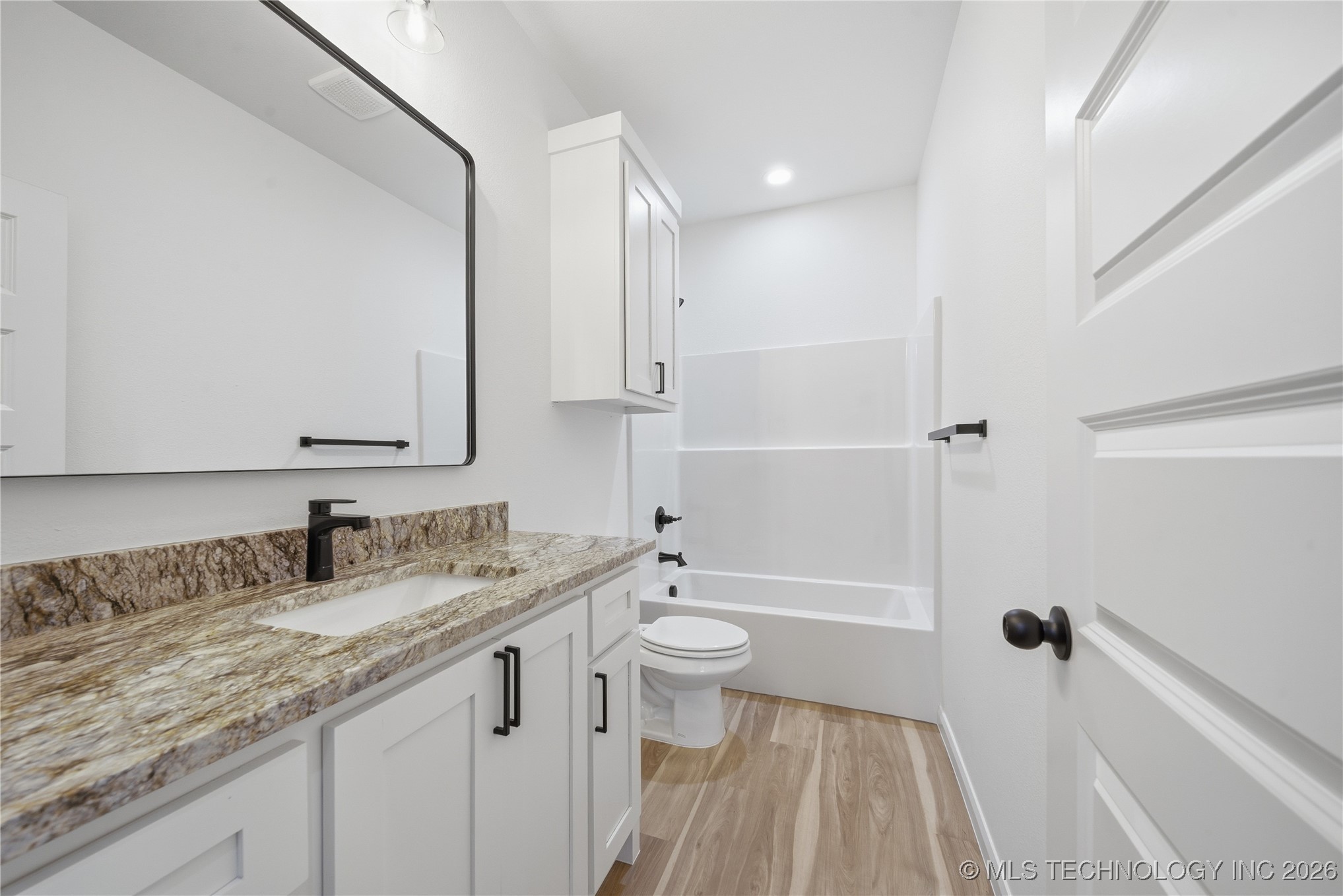 2207 Airport Road W Property Photo 20