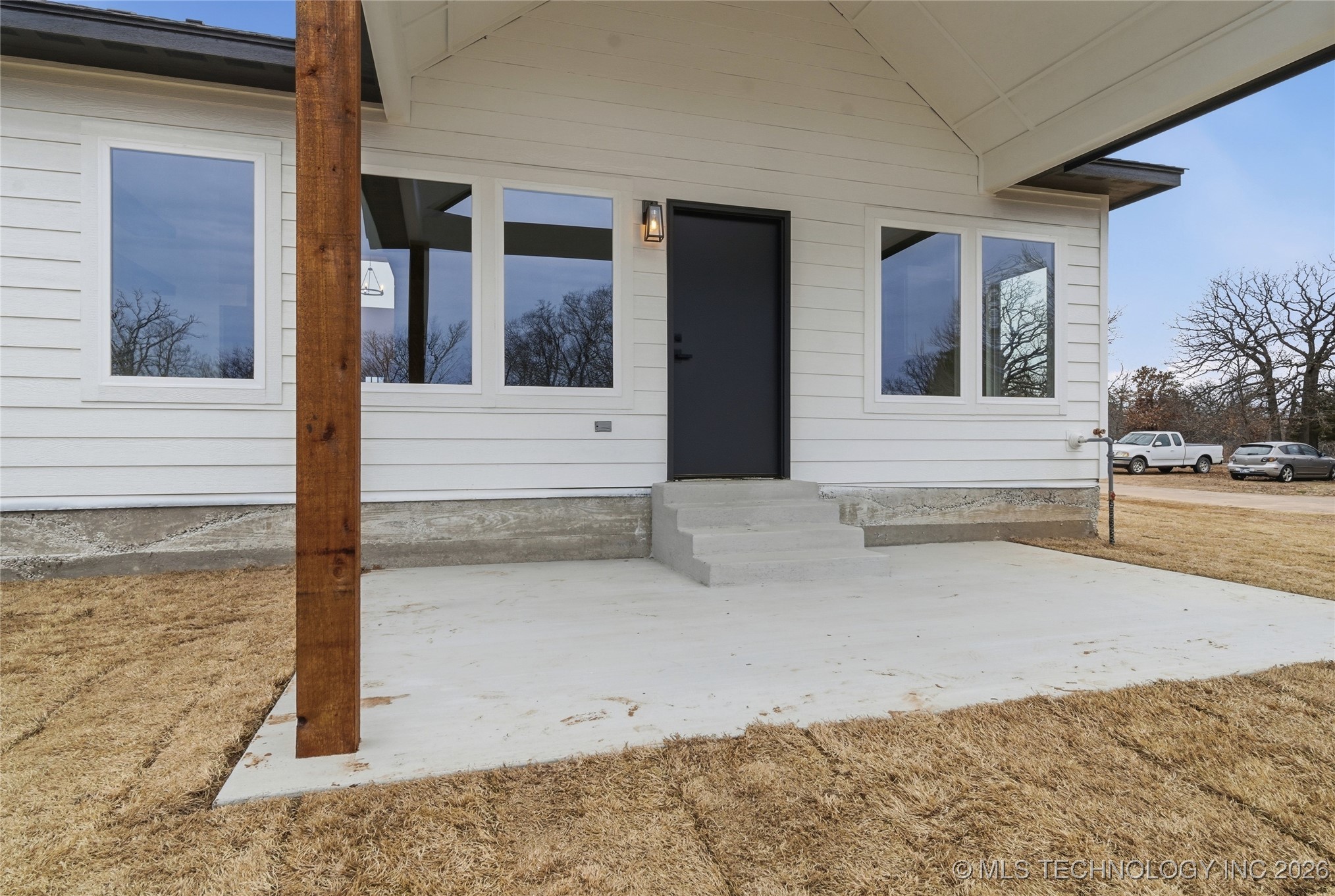 2207 Airport Road W Property Photo 27