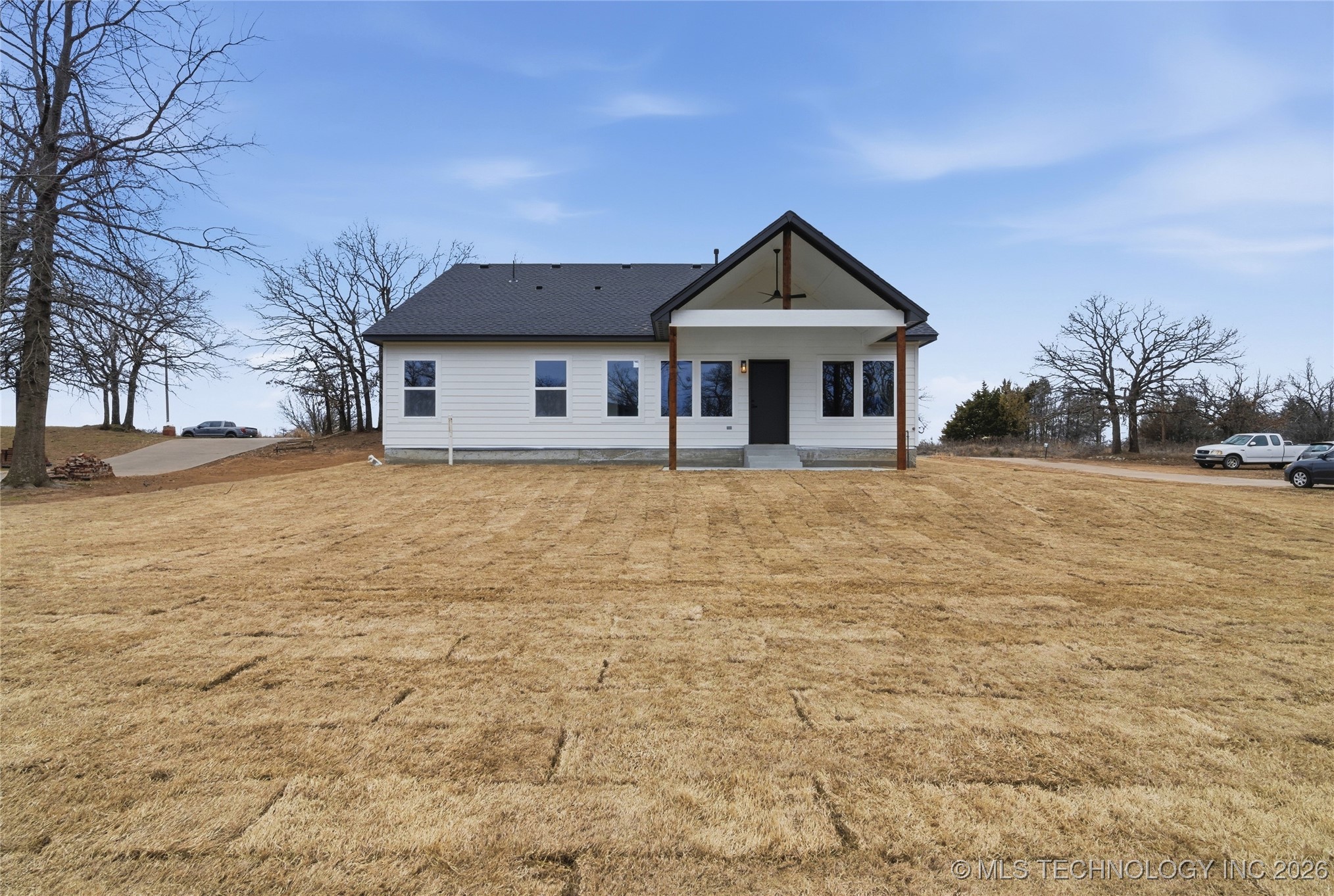 2207 Airport Road W Property Photo 28