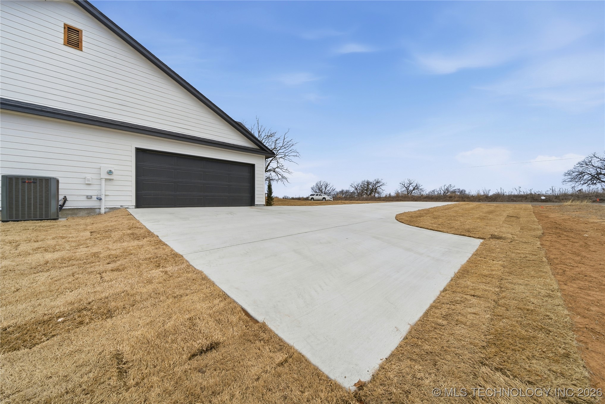 2207 Airport Road W Property Photo 41